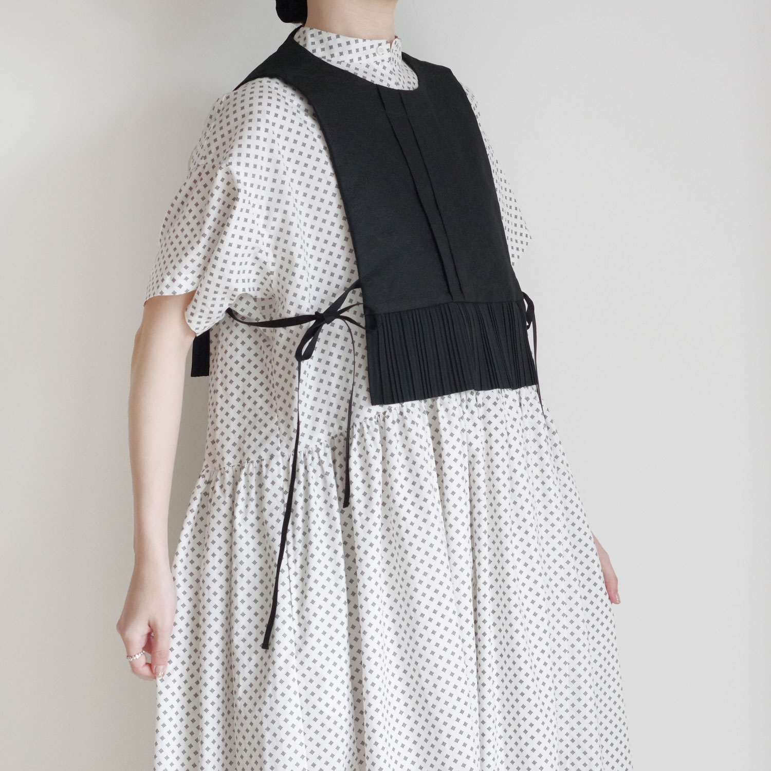 the last flower of the afternoon : �ҤȤĤ֤κ� tucked kraplap vest