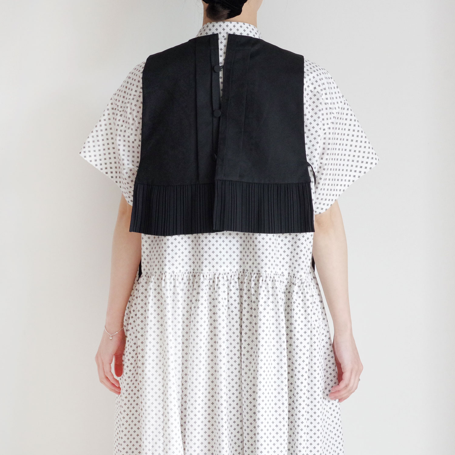 the last flower of the afternoon : �ҤȤĤ֤κ� tucked kraplap vest