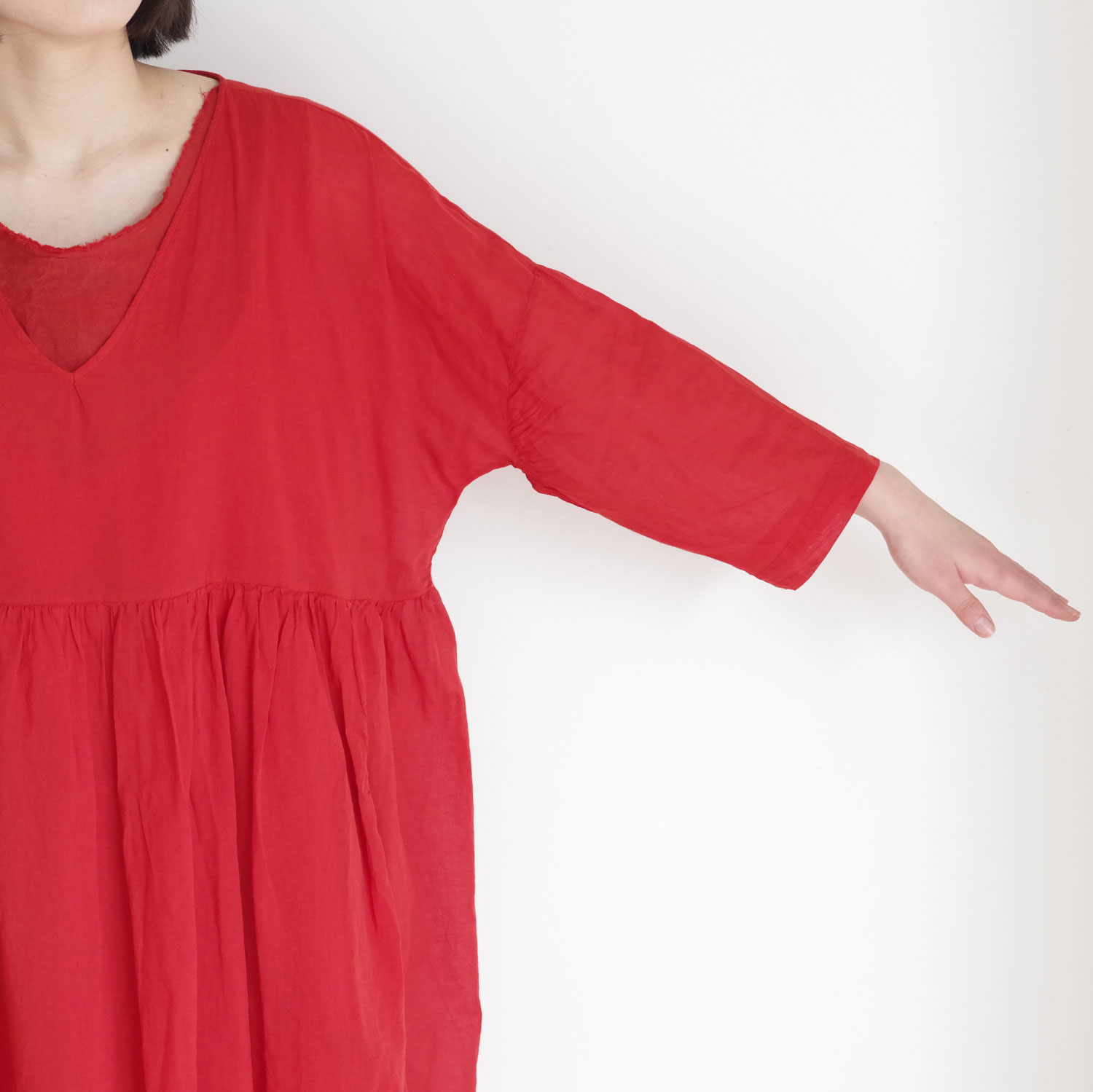 H+ HANNOH WESSEL ���å���ץ�她���Ρ��������� : DRESS Robby(VERMILLION) V�ͥå����ԡ���