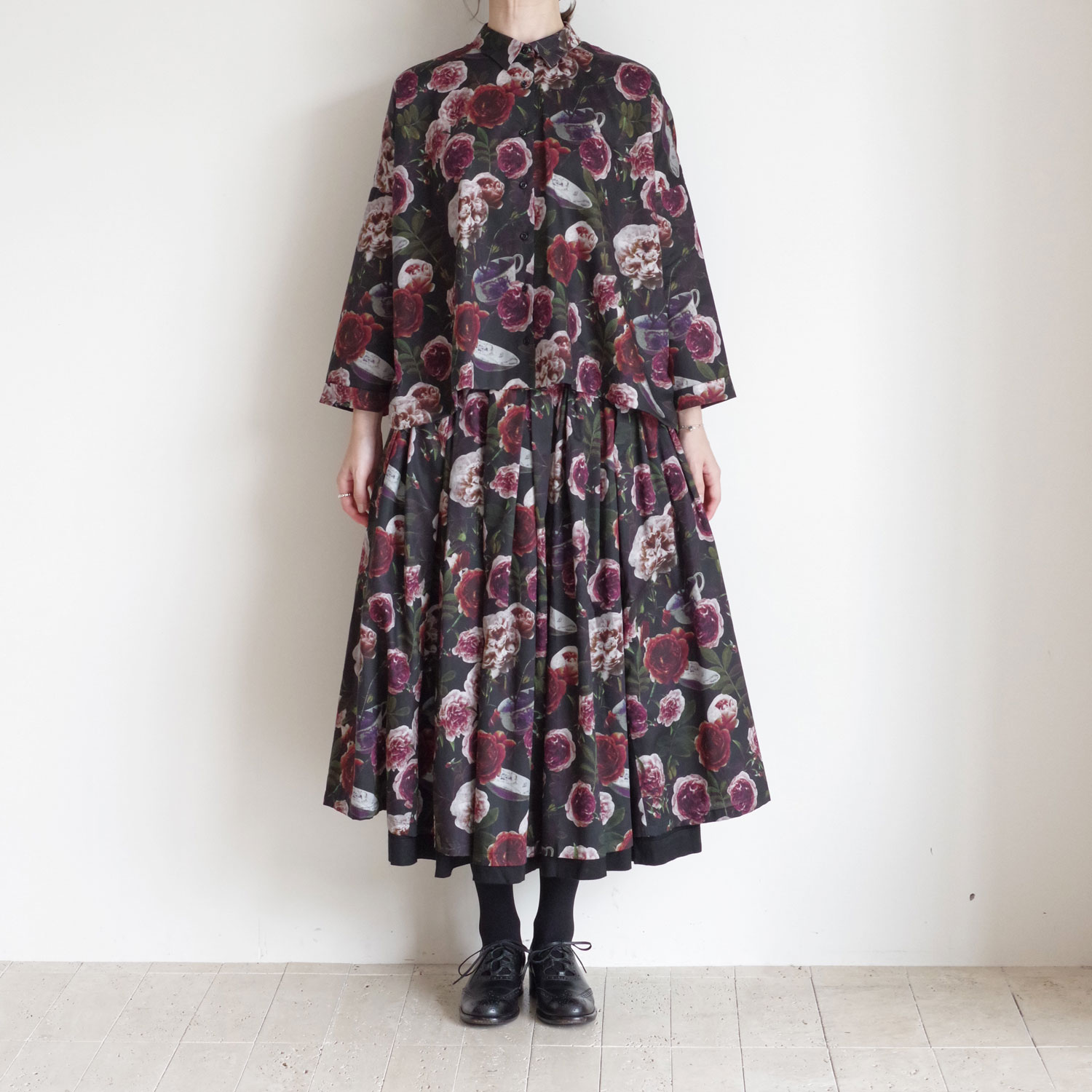ECOLE DE CURIOSITES ��������ɥ���ꥪ���� : SOLANGE (ROSES��BLACK) ��С����֥륹������