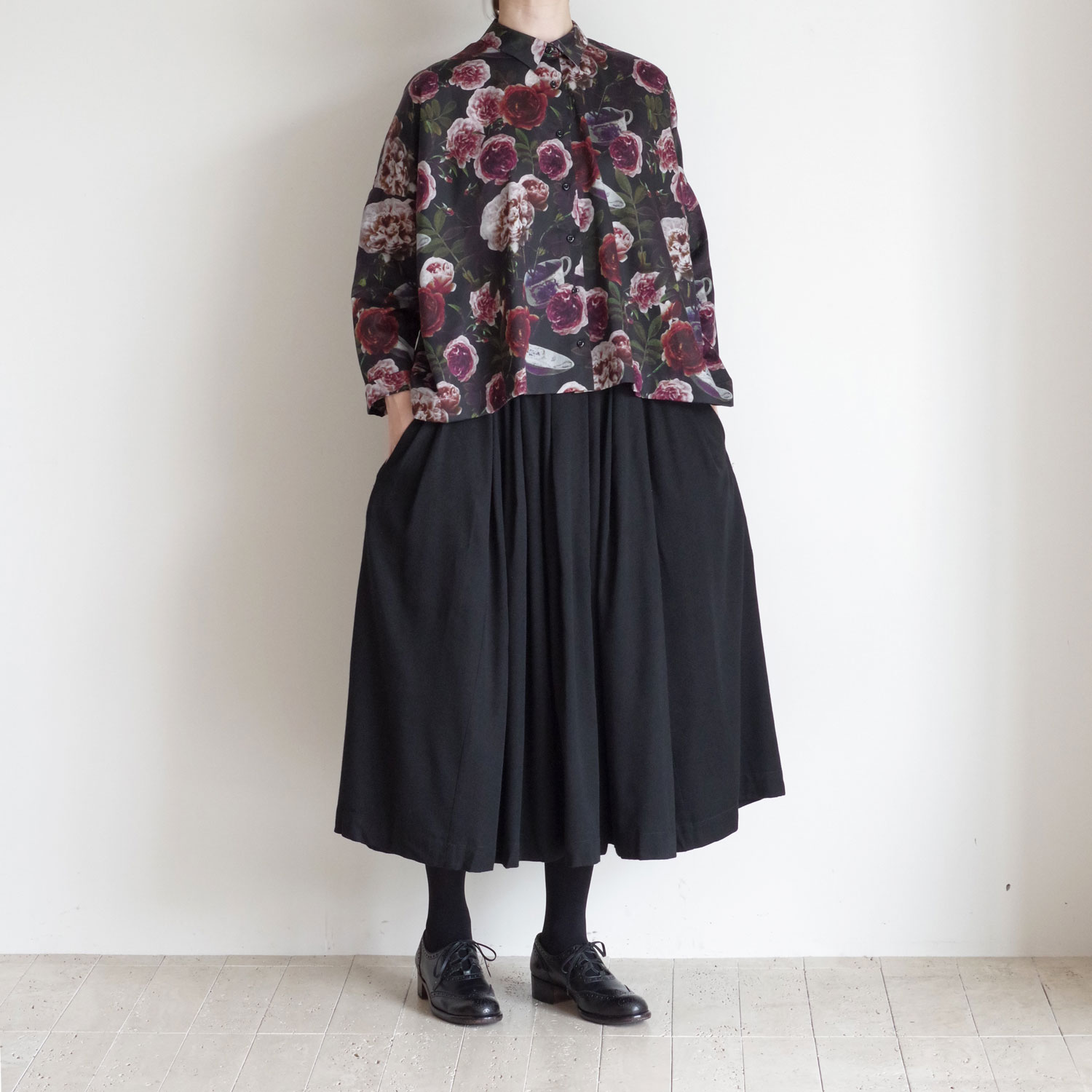 ECOLE DE CURIOSITES ��������ɥ���ꥪ���� : SOLANGE (ROSES��BLACK) ��С����֥륹������