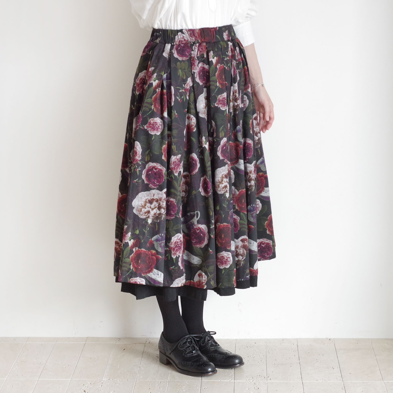 ECOLE DE CURIOSITES ��������ɥ���ꥪ���� : SOLANGE (ROSES��BLACK) ��С����֥륹������