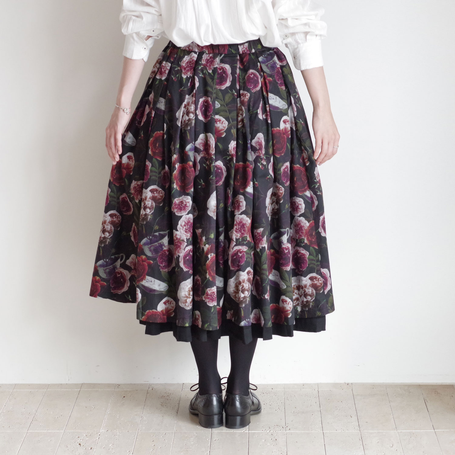 ECOLE DE CURIOSITES ��������ɥ���ꥪ���� : SOLANGE (ROSES��BLACK) ��С����֥륹������