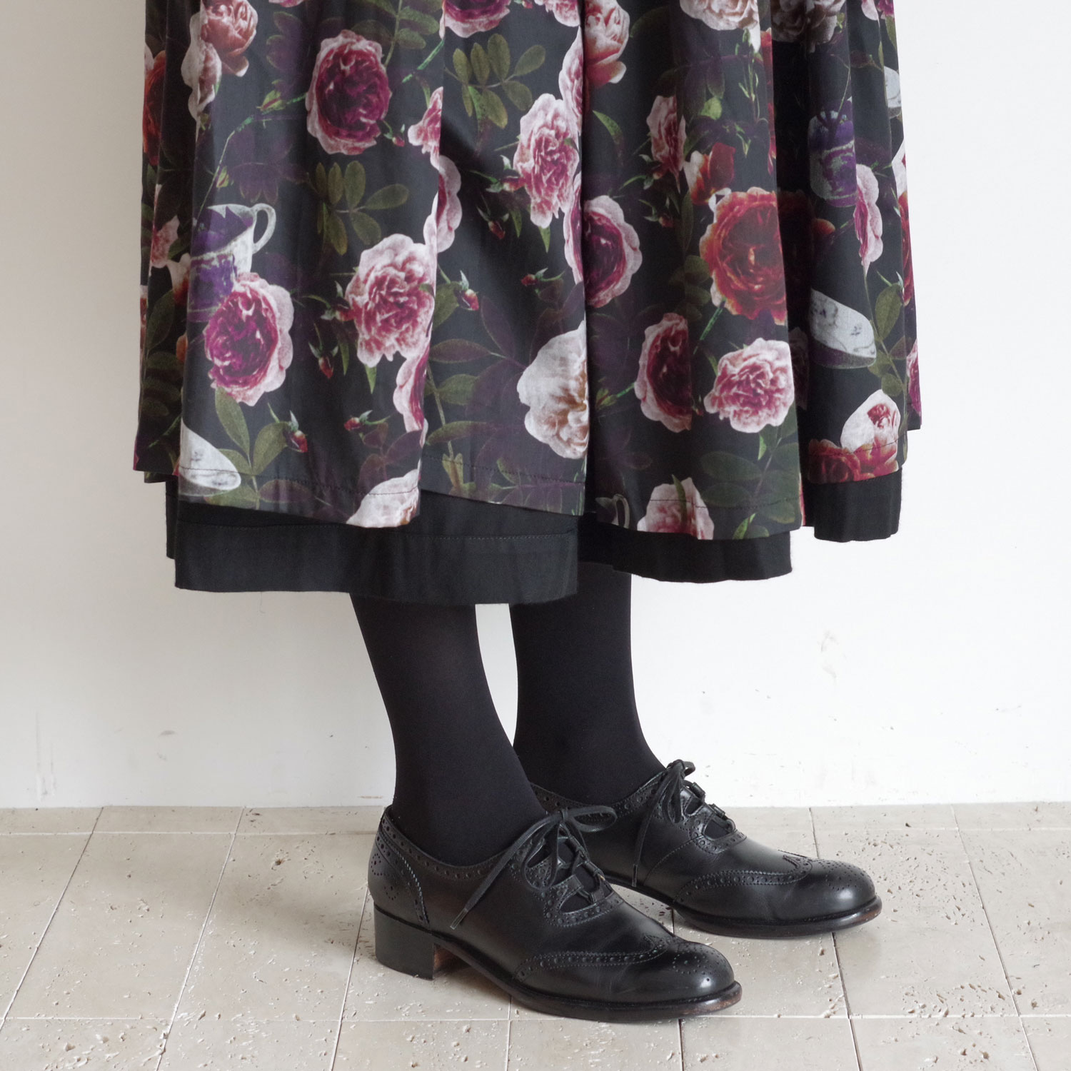 ECOLE DE CURIOSITES ��������ɥ���ꥪ���� : SOLANGE (ROSES��BLACK) ��С����֥륹������