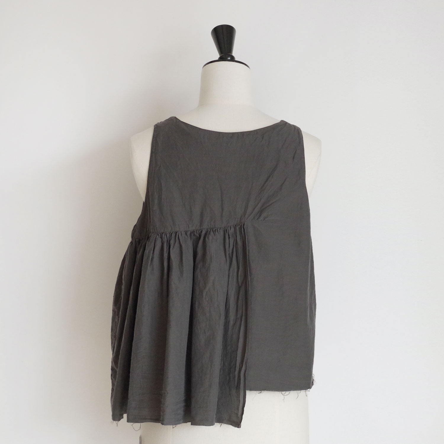 quitan ������ : FRILLED TOP �ե�� �֥饦��