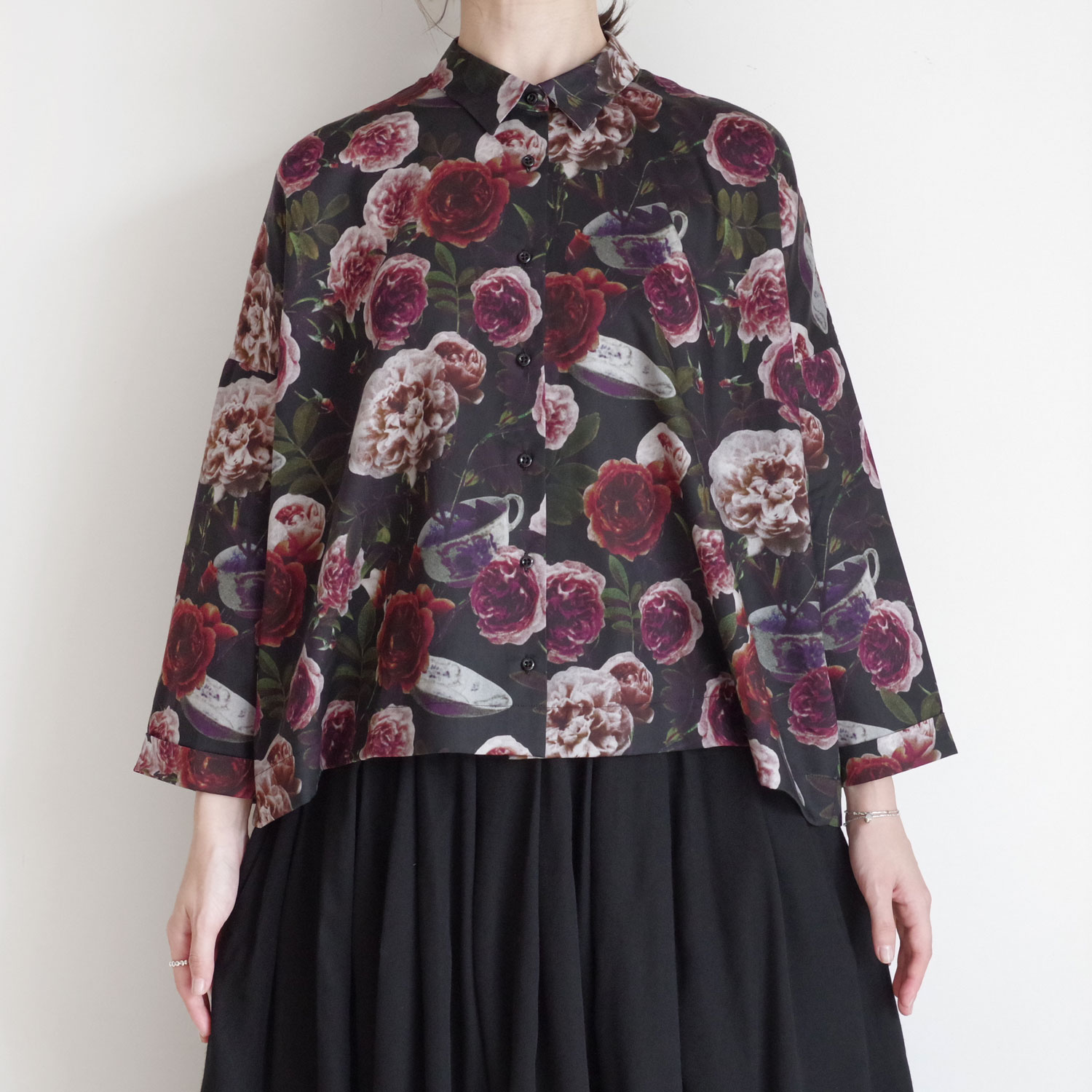 ECOLE DE CURIOSITES ��������ɥ���ꥪ���� : BRIGITTE (ROSES��BLACK) �ץ��ȥ֥饦��