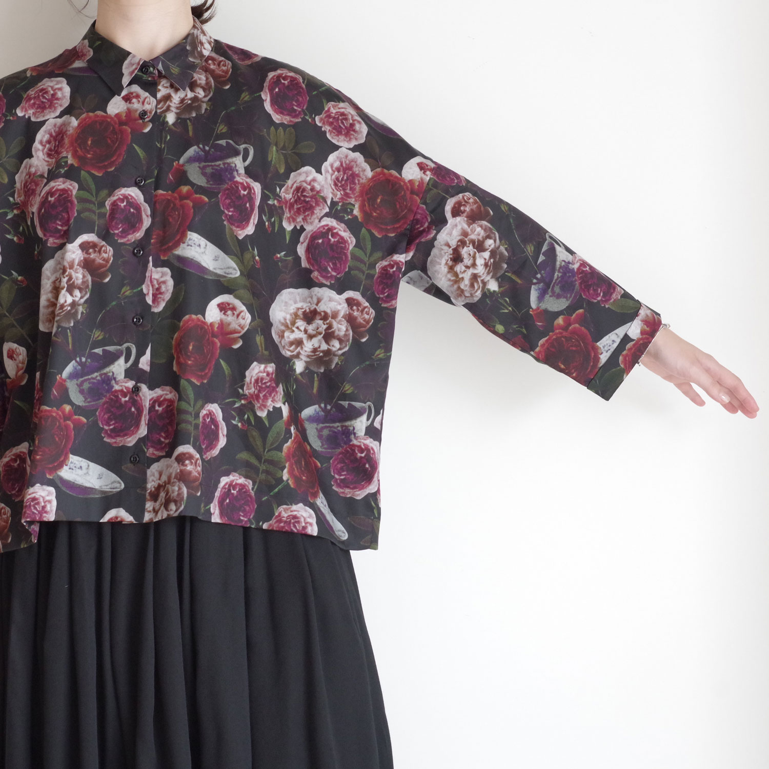 ECOLE DE CURIOSITES ��������ɥ���ꥪ���� : BRIGITTE (ROSES��BLACK) �ץ��ȥ֥饦��