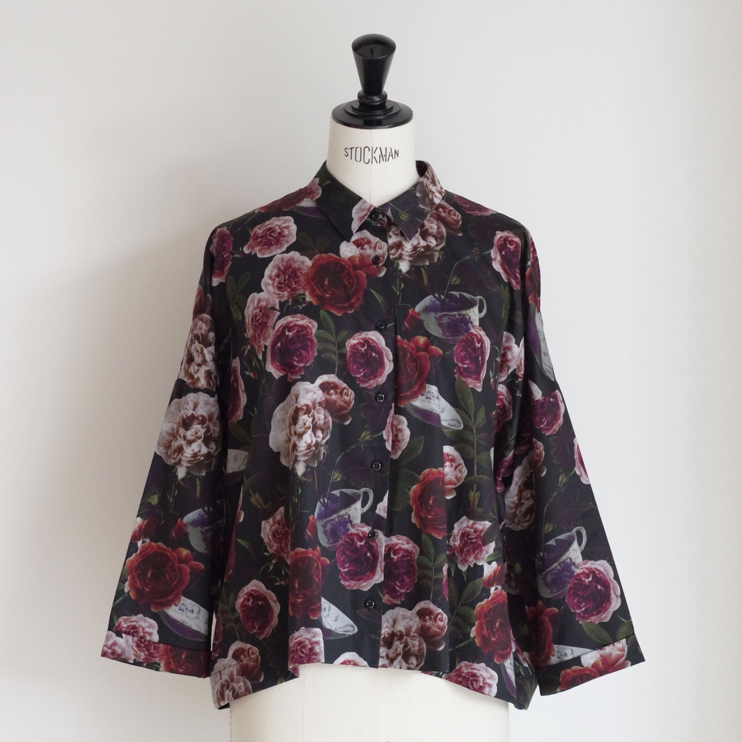 ECOLE DE CURIOSITES ��������ɥ���ꥪ���� : BRIGITTE (ROSES��BLACK) �ץ��ȥ֥饦��
