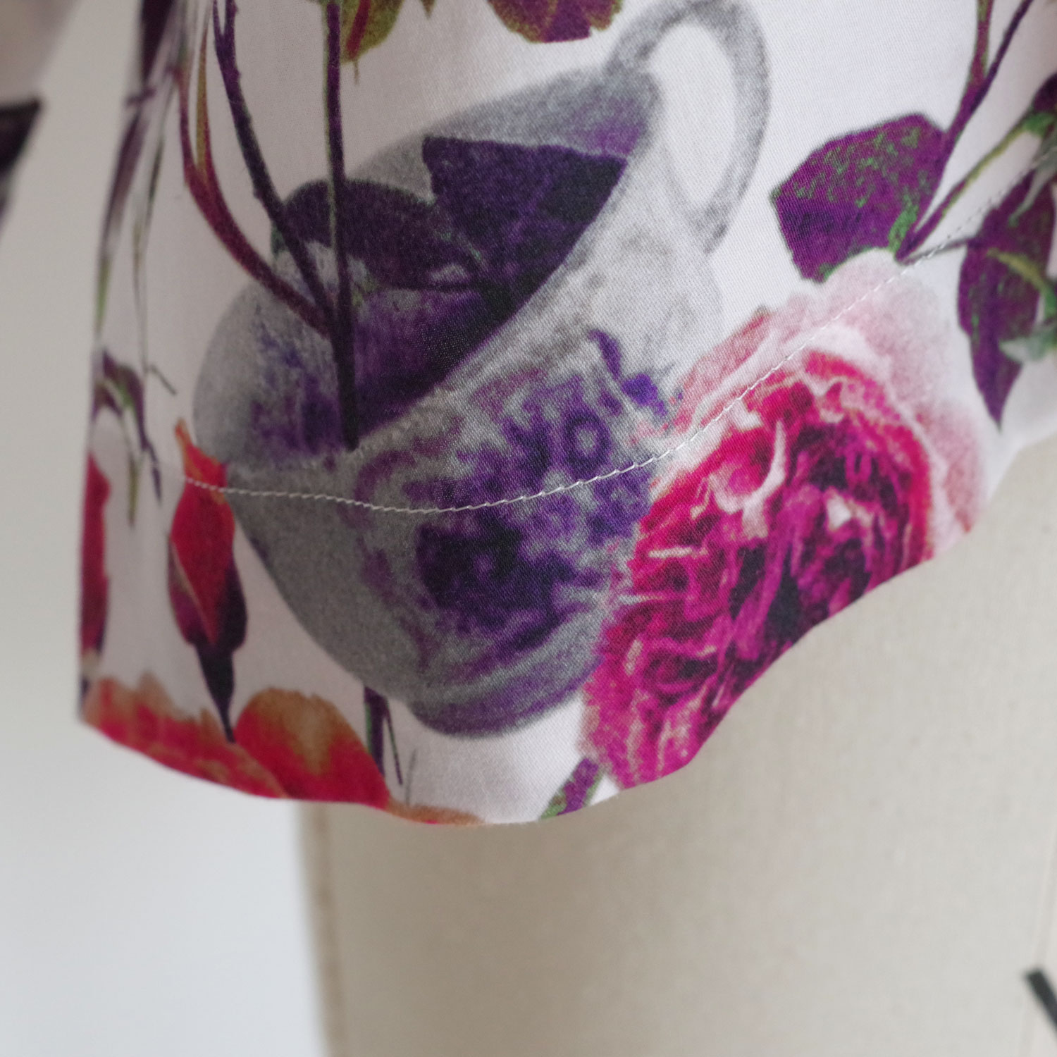 ECOLE DE CURIOSITES ��������ɥ���ꥪ���� : BRIGITTE (ROSES��WHITE) �ץ��ȥ֥饦��