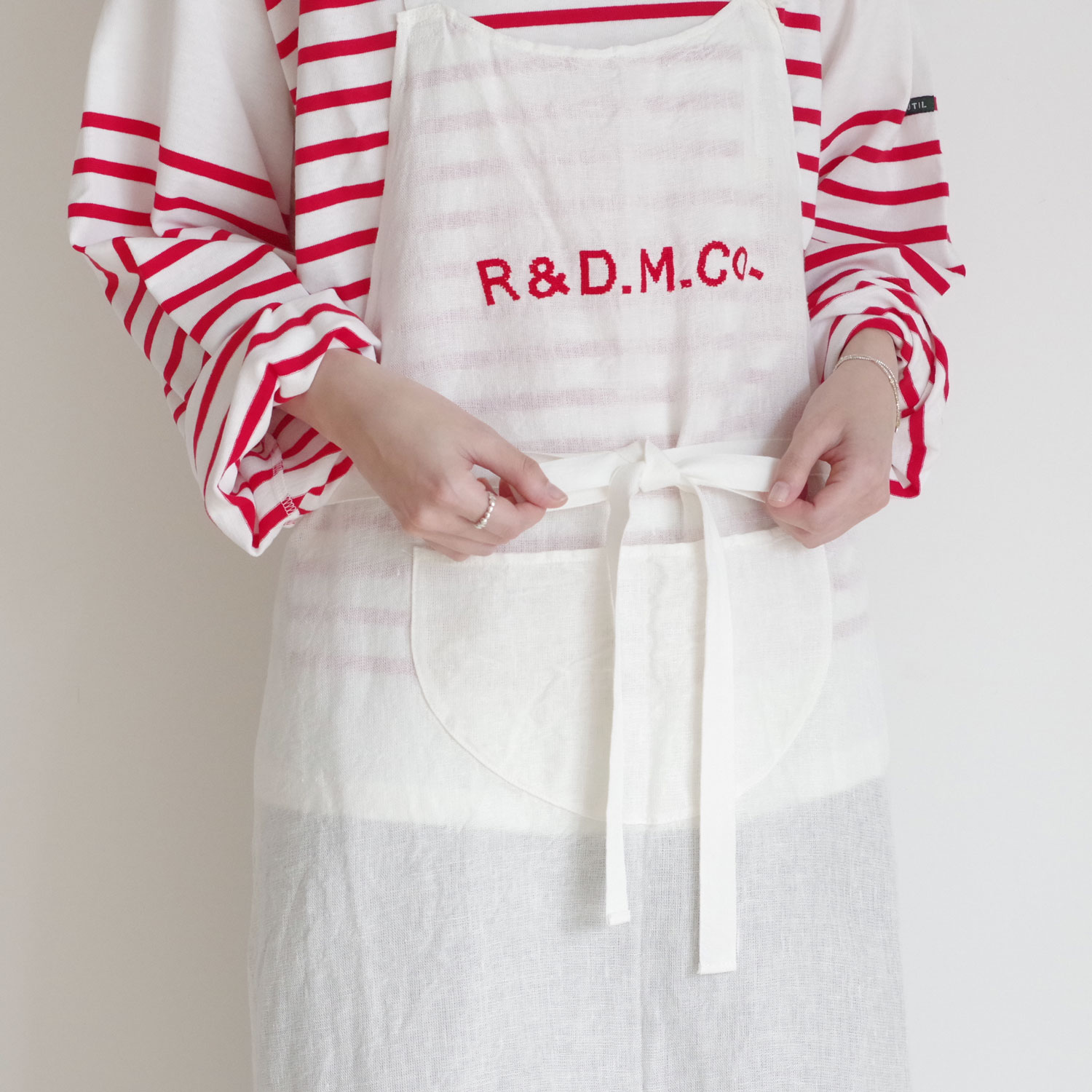 R&D.M.Co- ������ɥޥ󥺥ơ��顼 : EMBROIDERY APRON �ɽ����ץ���