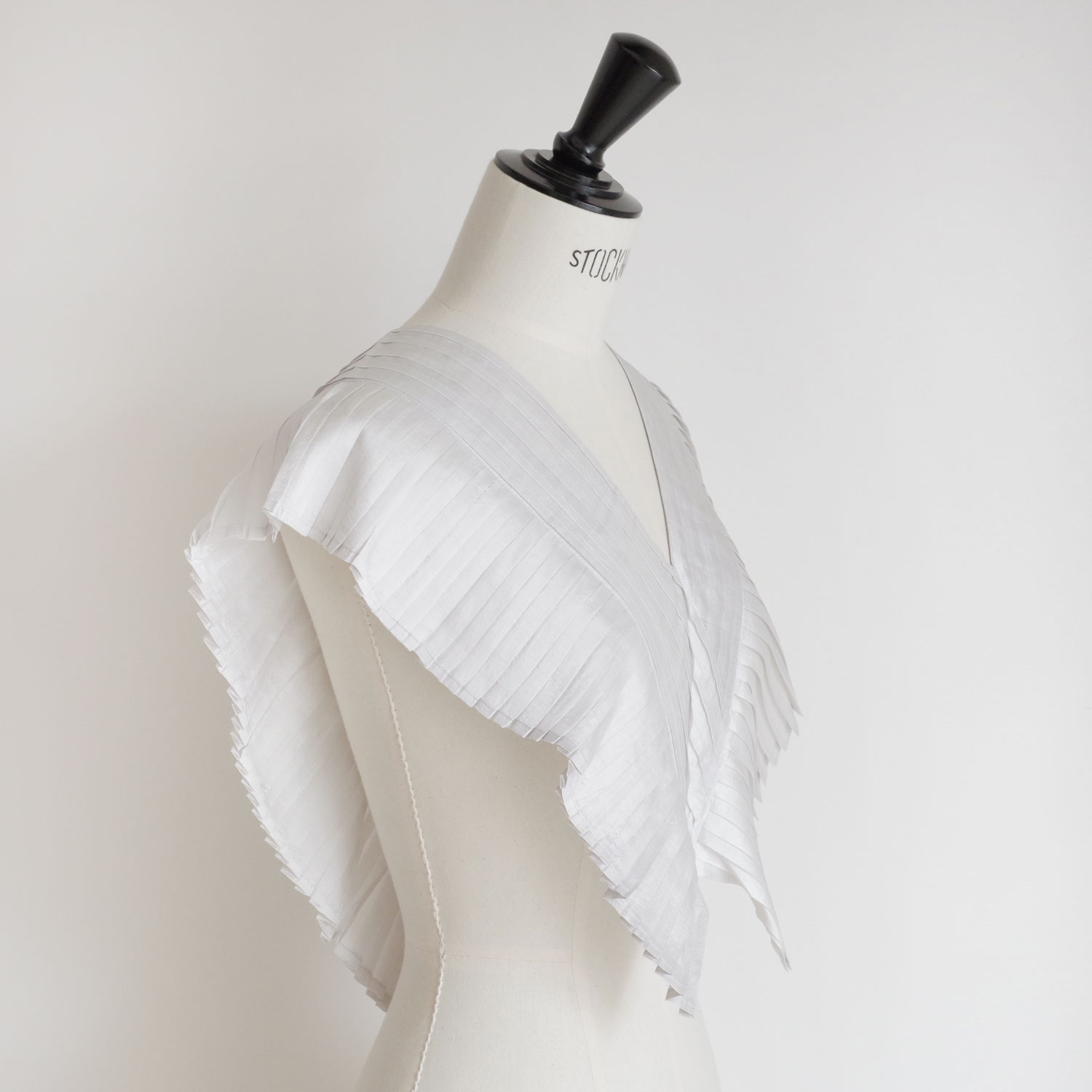BUNON ֥Υ : Tuck Ruffle Collar åեդ