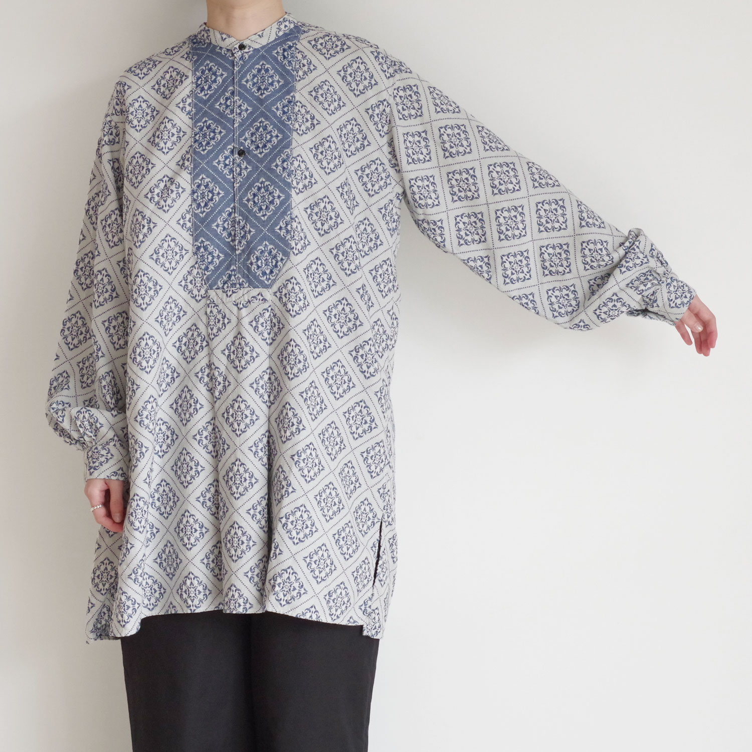 outil ƥ : CHAMISIER FELINES(ECRU/INDIGO) 㥬ɥ˥å