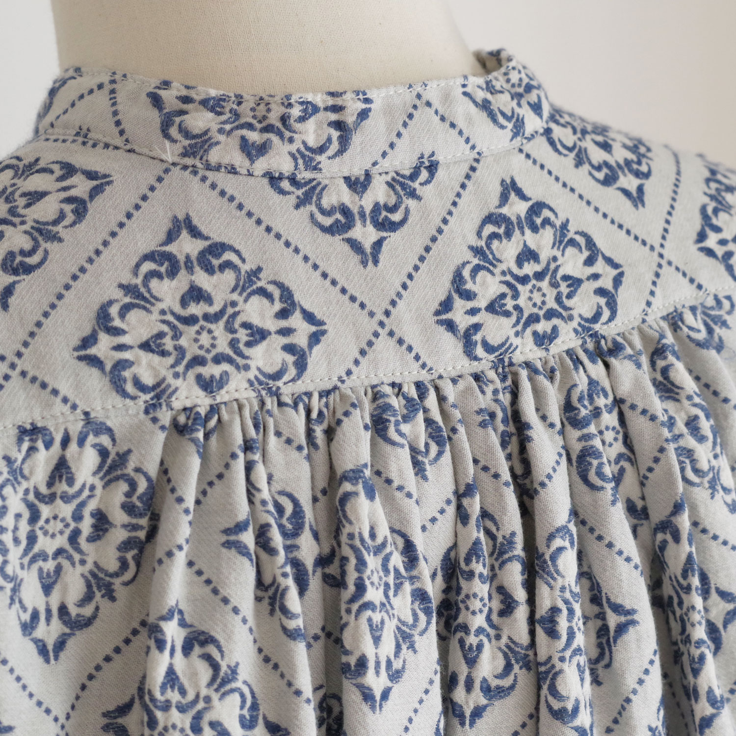 outil ƥ : CHAMISIER FELINES(ECRU/INDIGO) 㥬ɥ˥å