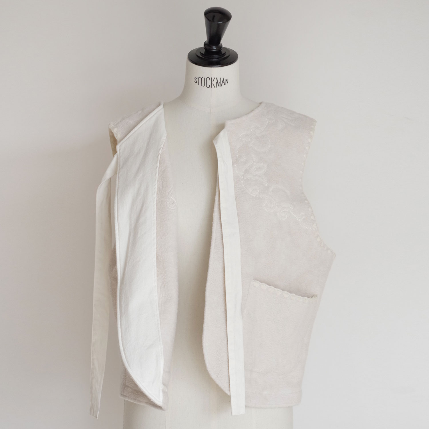 the last flower of the afternoon : β Embroidery vest ɽ٥