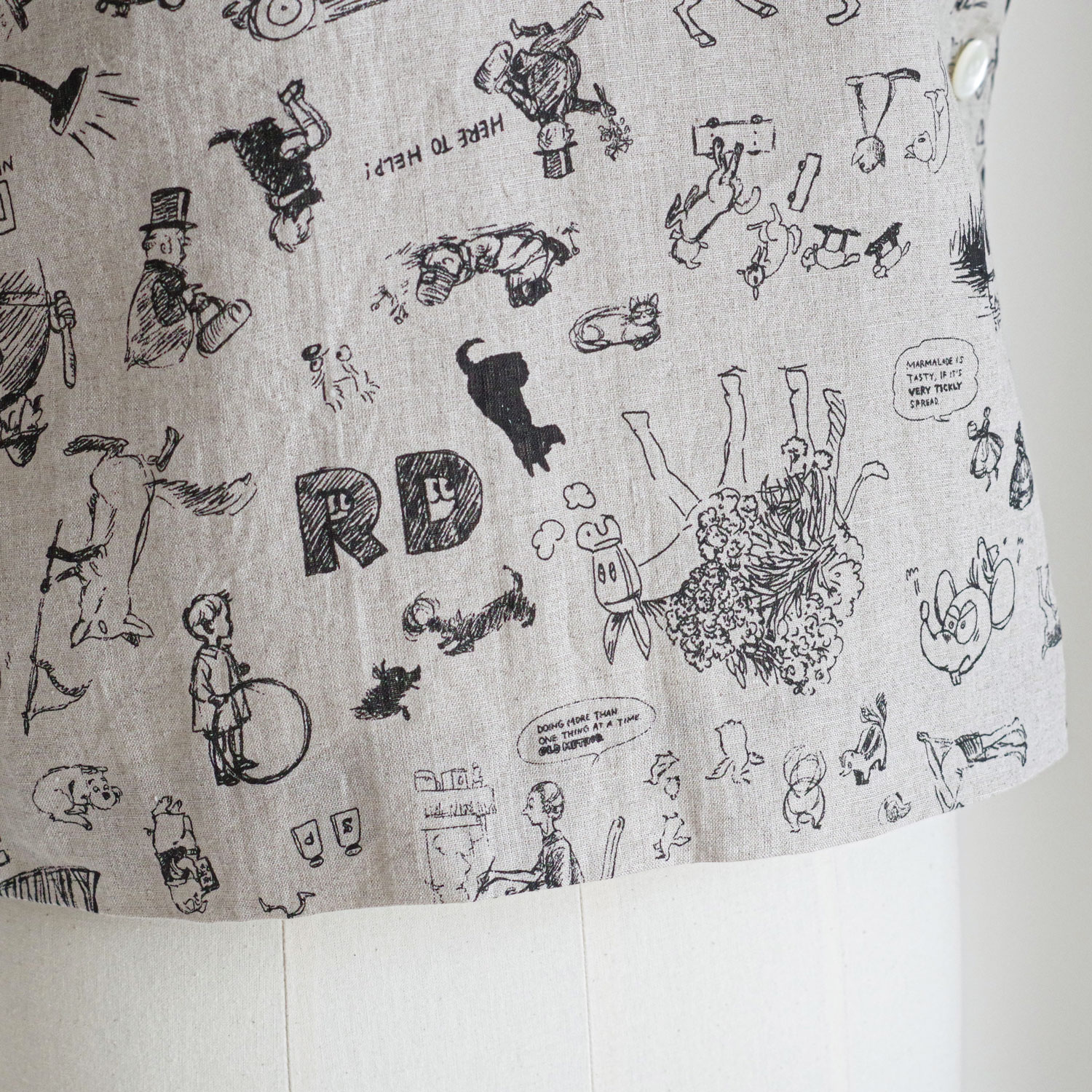 R&D.M.Co- ������ɥޥ󥺥ơ��顼 : GRAFFITI TRIMING BUTTON BIB �٥��� 