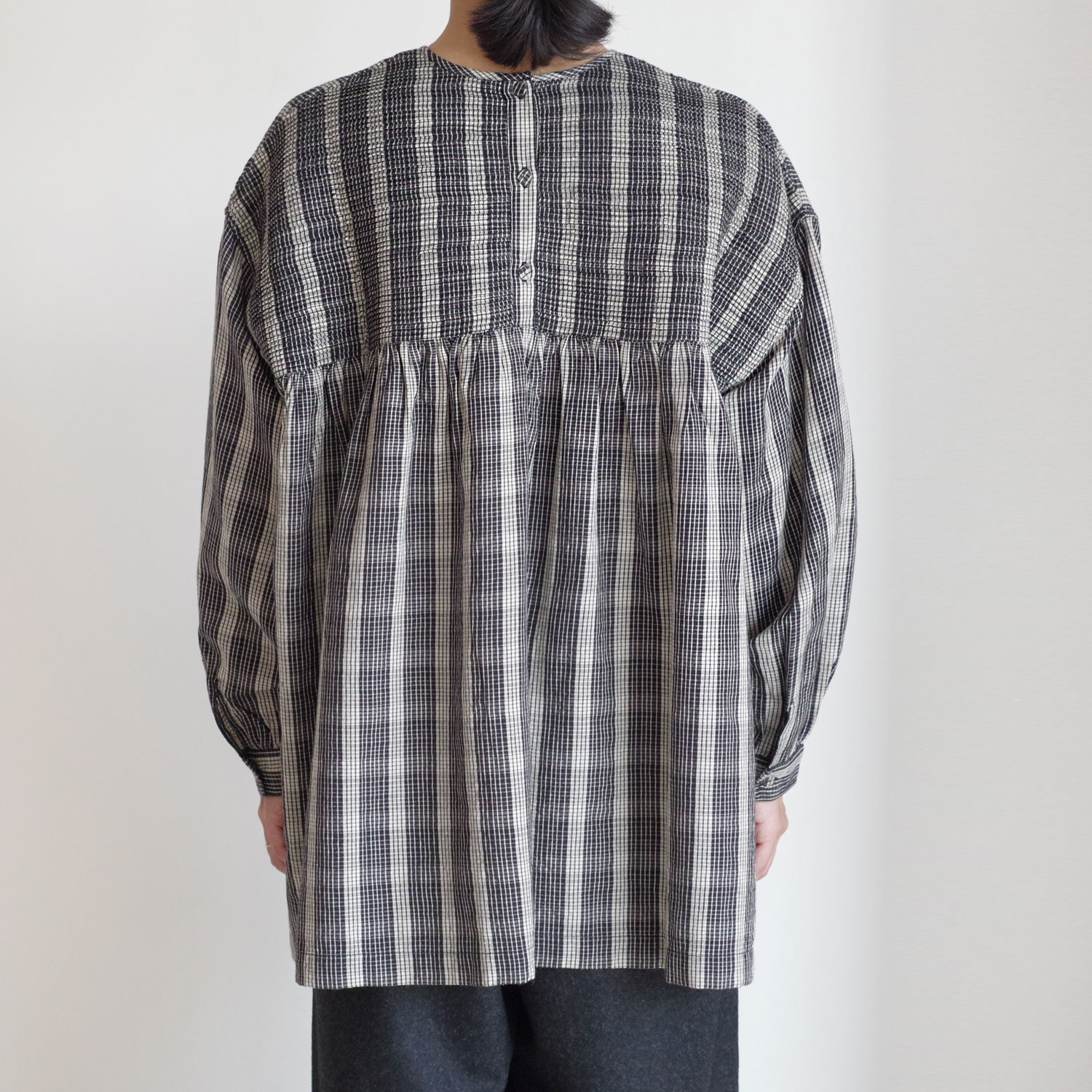 maison de soil �᥾��ɥ����� : BACK OPENING PULLOVER WITH MINI PINTUCK �֥饦��