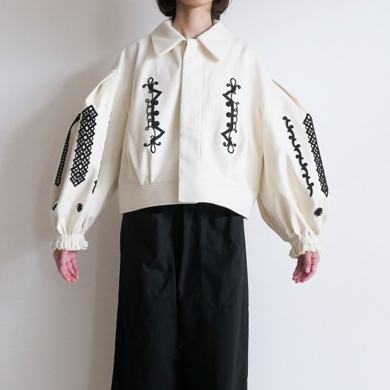 ��������ɥ���ꥪ���� ECOLE DE CURIOSITES��MARGUERITE With Braid Trim Loden Wool �ܥ�塼�ॹ�꡼�֥֥륾��