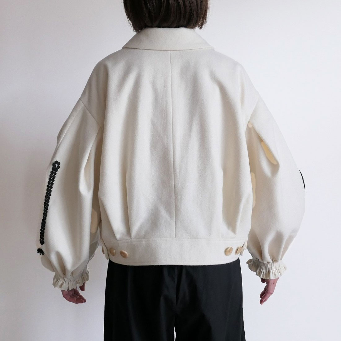 ��������ɥ���ꥪ���� ECOLE DE CURIOSITES��MARGUERITE With Braid Trim Loden Wool �ܥ�塼�ॹ�꡼�֥֥륾��