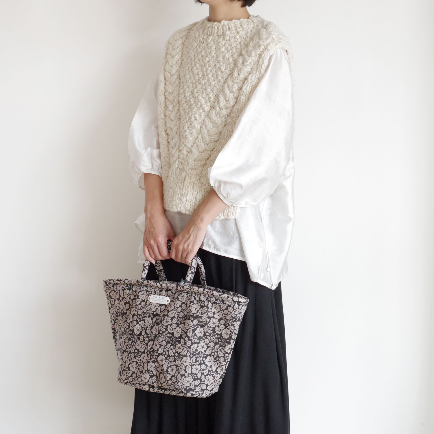 the last flower of the afternoon : ����¤�Knitted vest �˥åȥ٥���