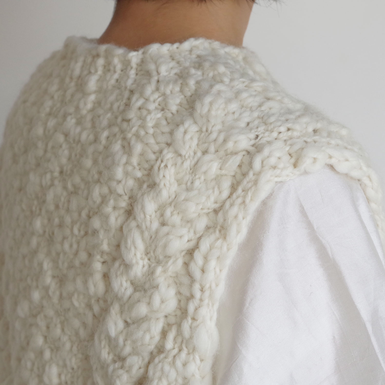 the last flower of the afternoon : ����¤�Knitted vest �˥åȥ٥���