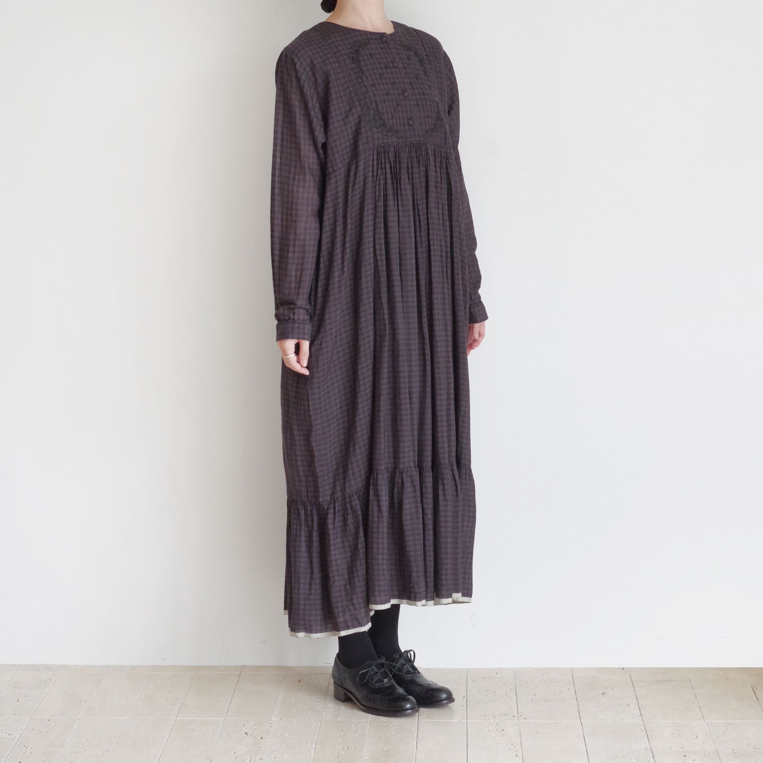 AODRESS �����ɥ쥹 : old 4 buttons yoke emb dress �衼���ɽ����ԡ���