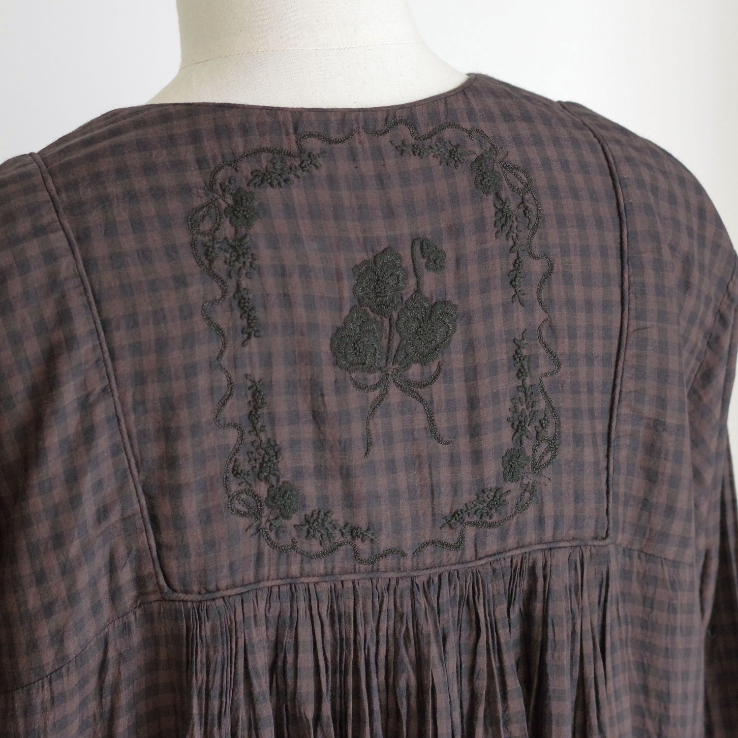 AODRESS �����ɥ쥹 : old 4 buttons yoke emb dress �衼���ɽ����ԡ���