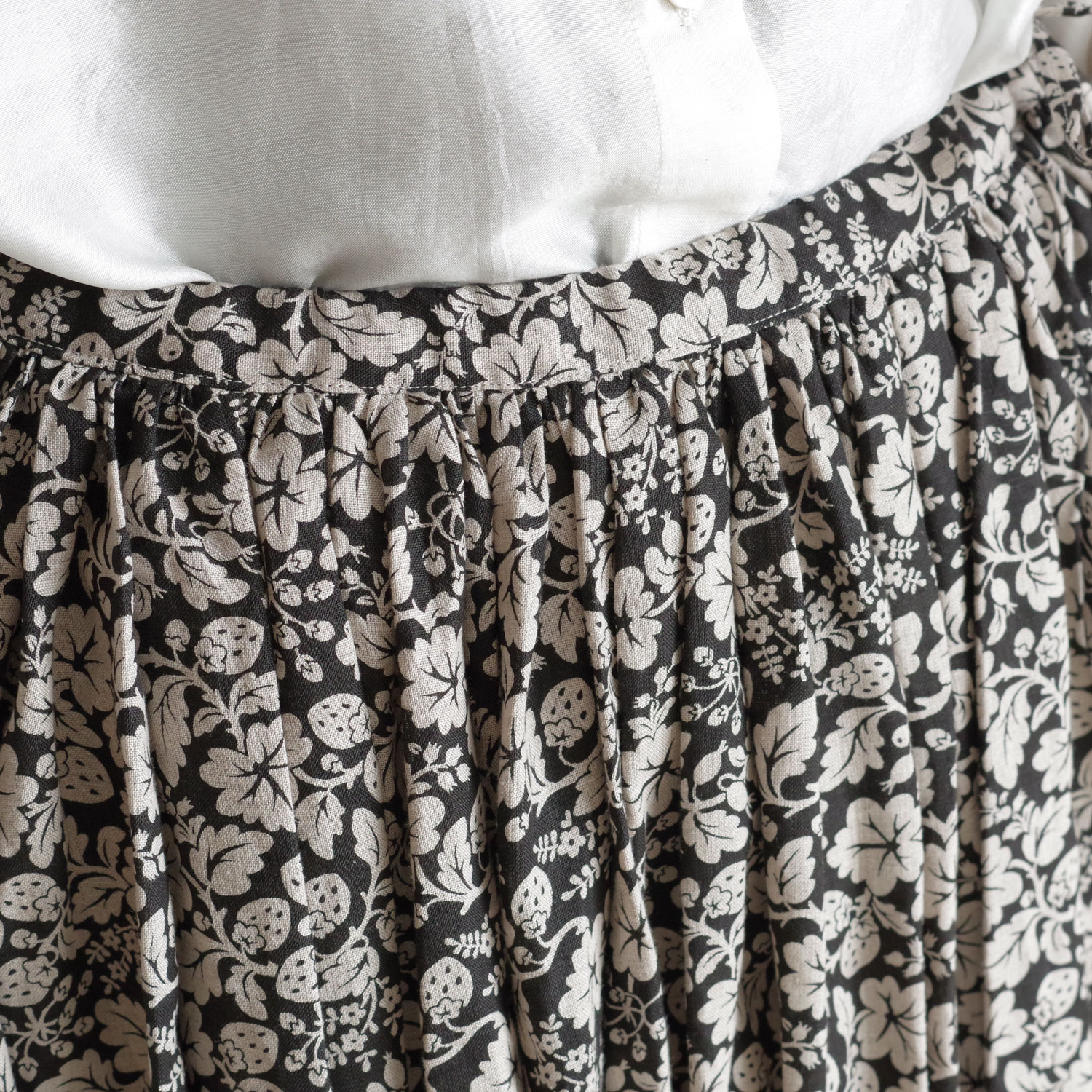 R&D.M.Co- ������ɥޥ󥺥ơ��顼 : WILD BERRY GATHER SKIRT �磻��ɥ٥꡼���㥶����������