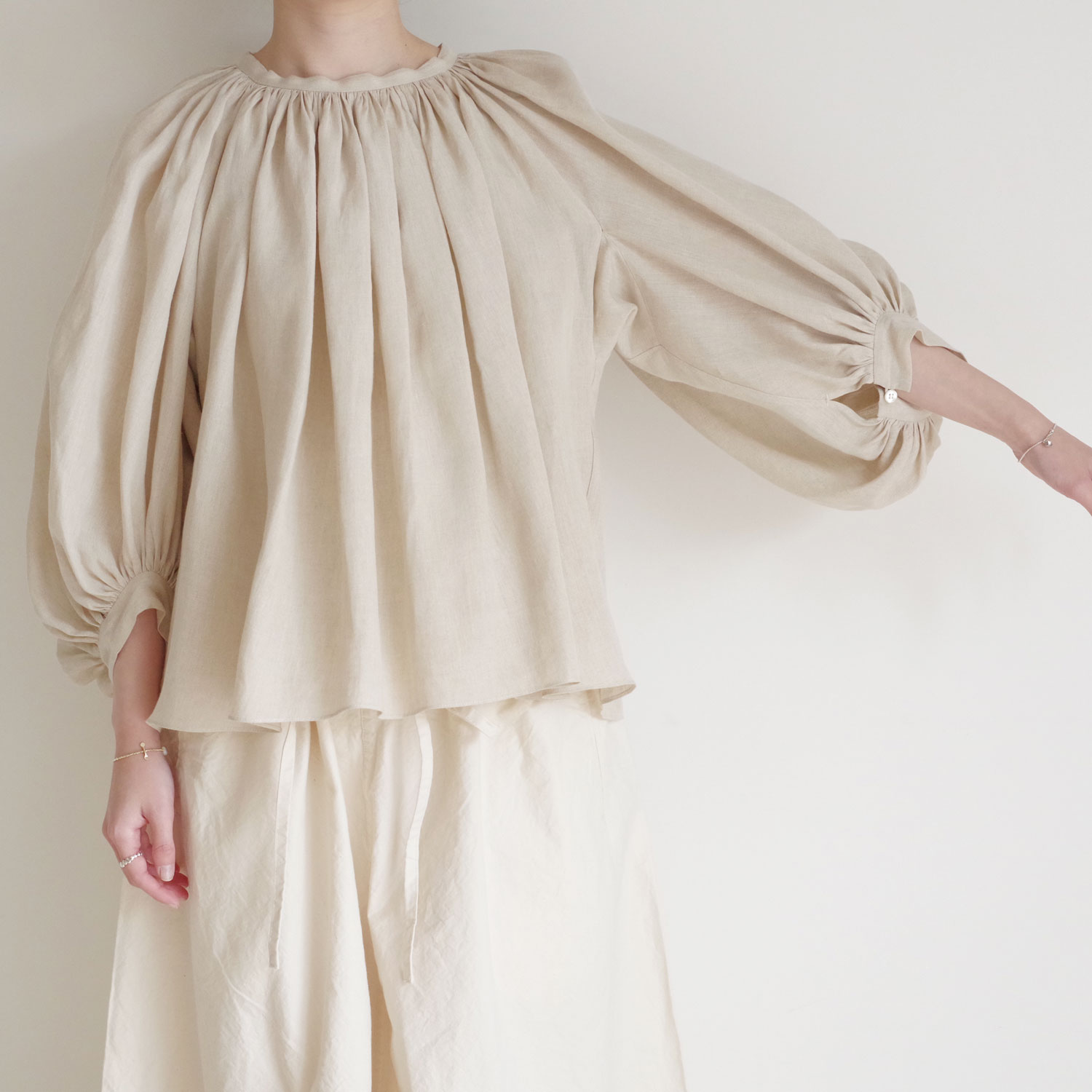 R&D.M.Co- ������ɥޥ󥺥ơ��顼 : DENSELY LINEN GATHER SMOCK ���㥶������å�