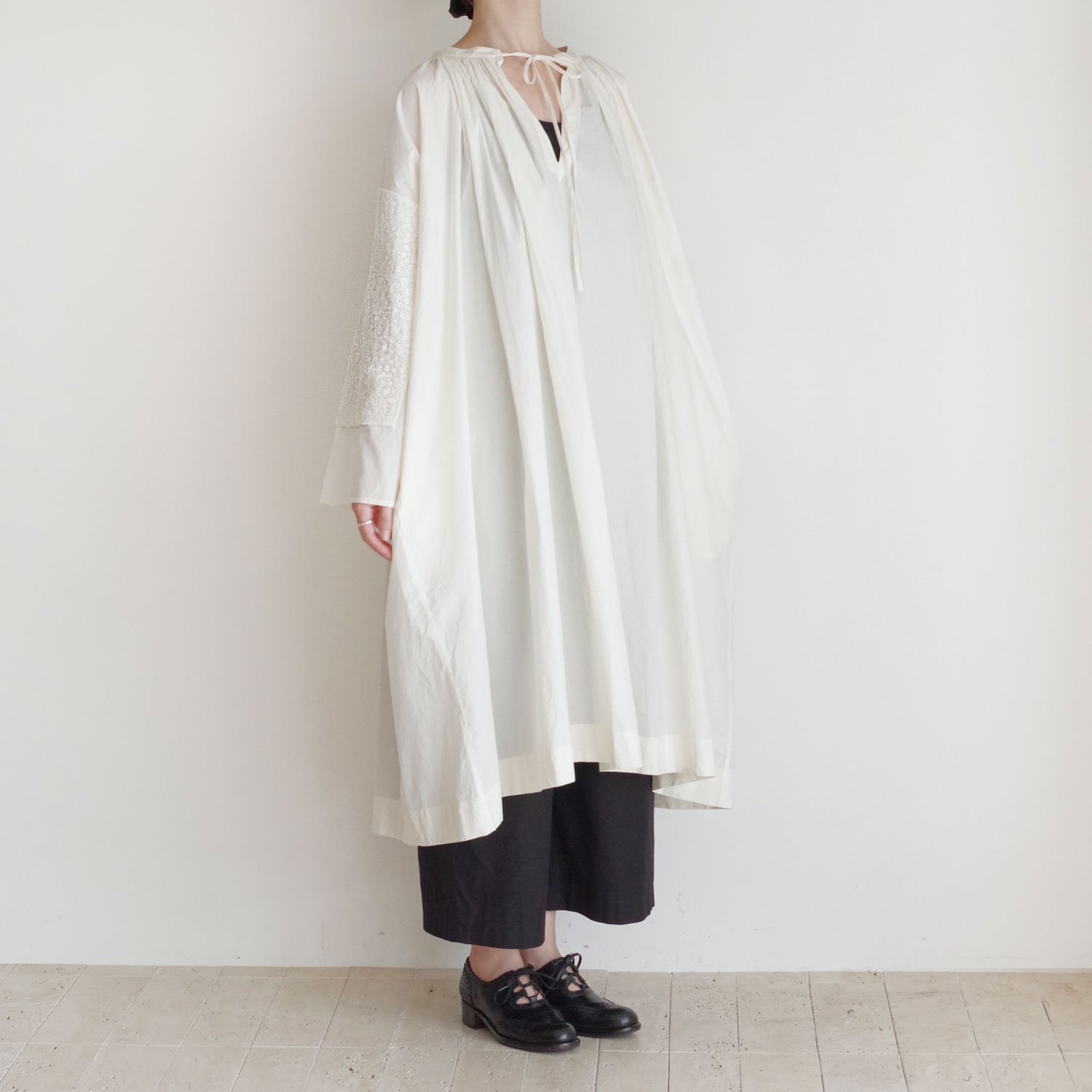 AODRESS �����ɥ쥹 : arm garden emb dress �����२��֥������꡼���ԡ���(white)