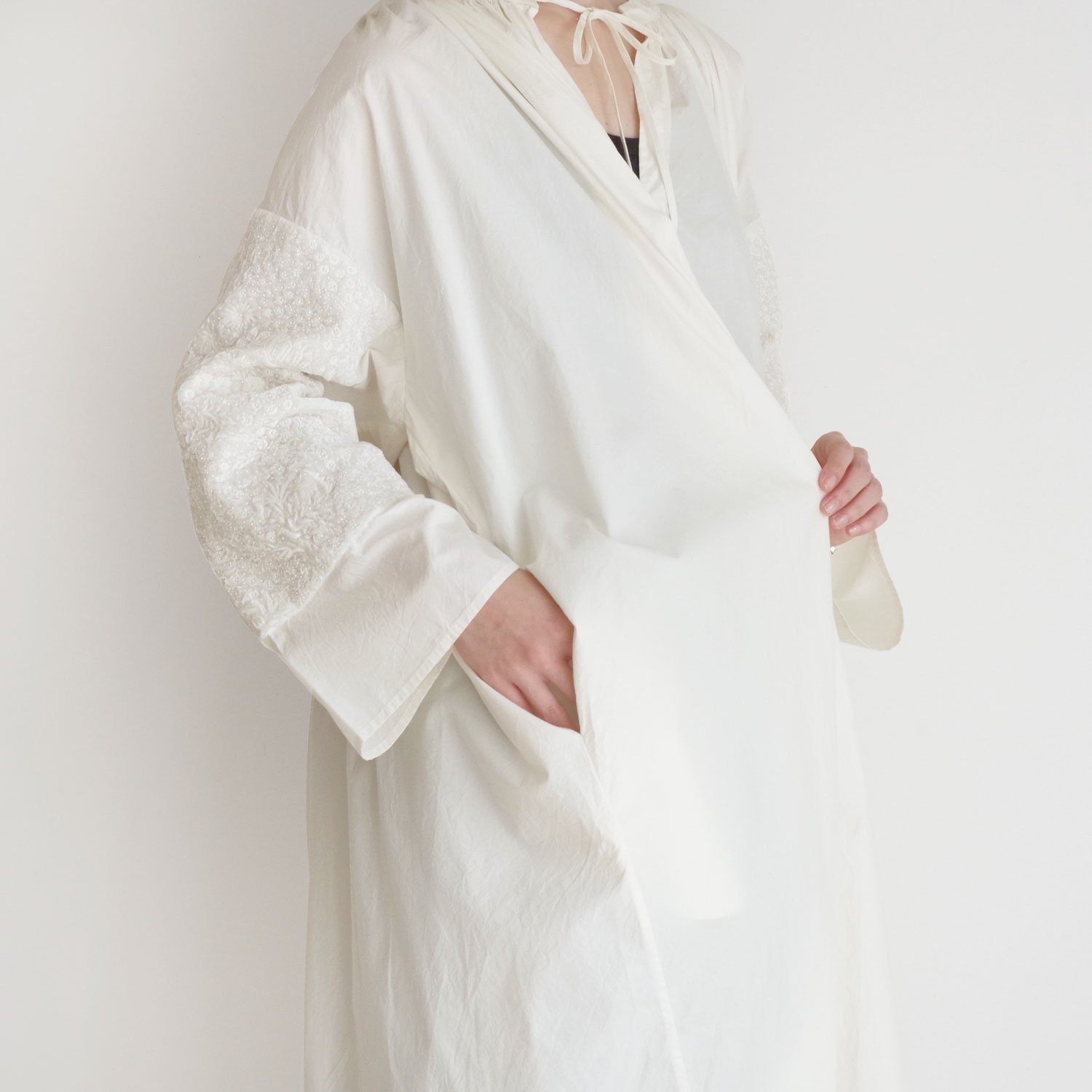 AODRESS �����ɥ쥹 : arm garden emb dress �����२��֥������꡼���ԡ���(white)