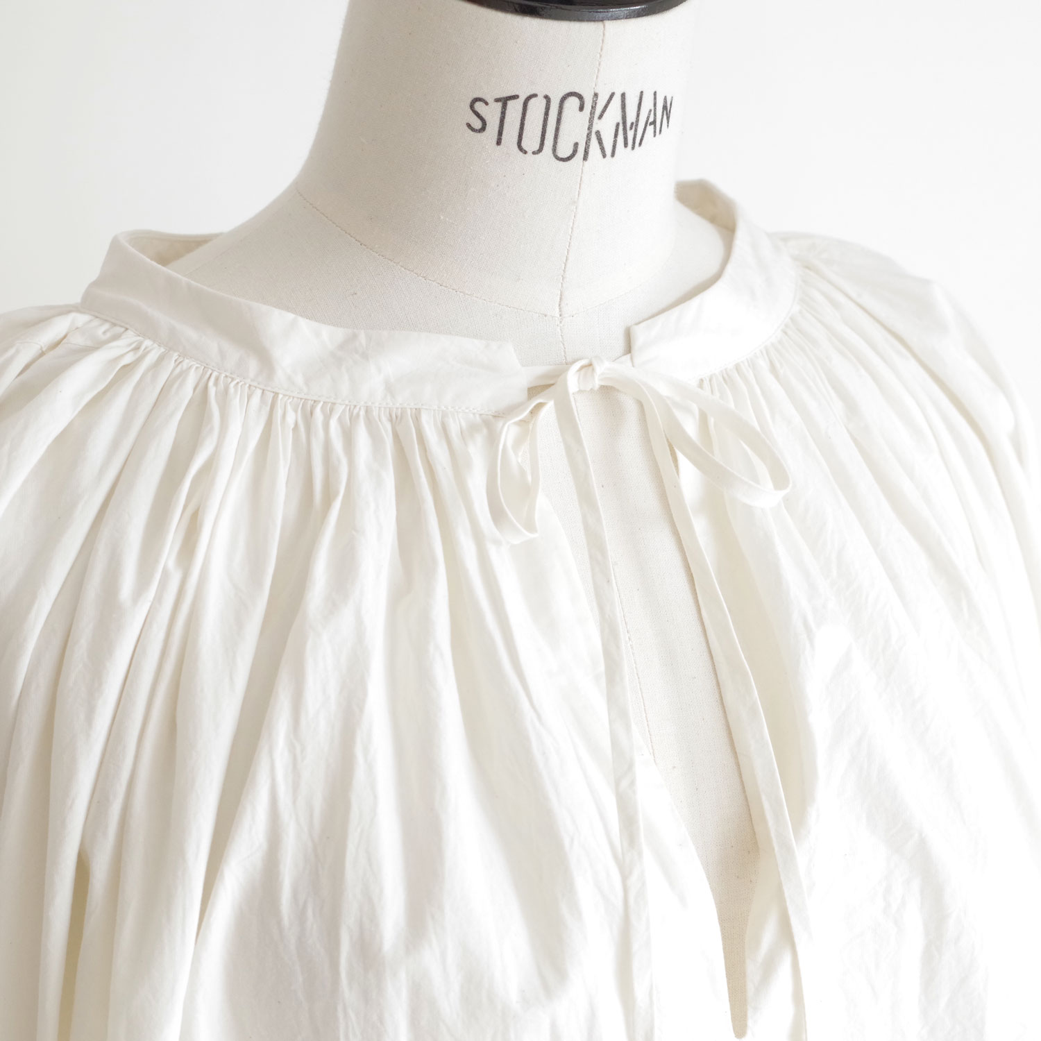 AODRESS �����ɥ쥹 : arm garden emb dress �����२��֥������꡼���ԡ���(white)