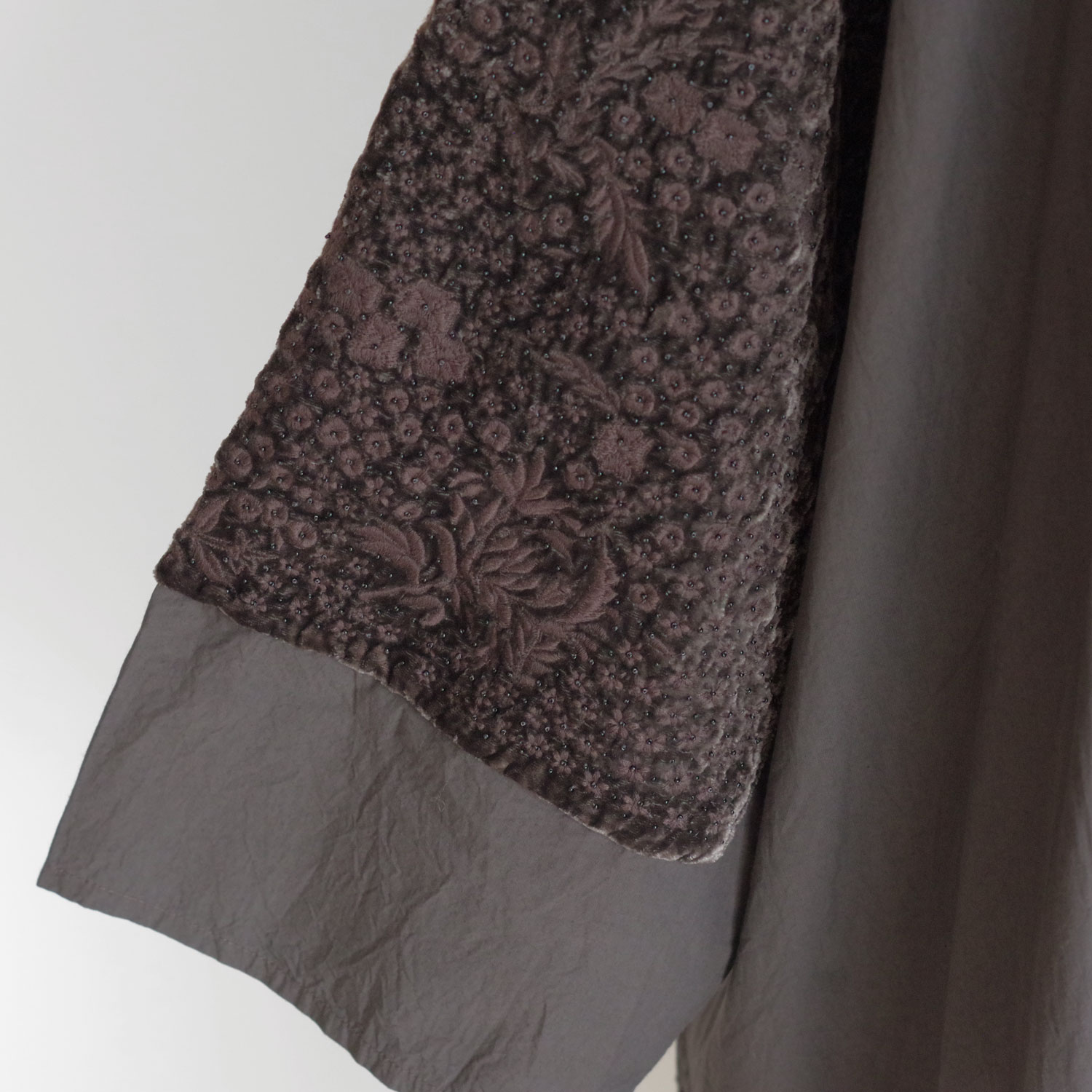 AODRESS �����ɥ쥹 : arm garden emb dress �����२��֥������꡼���ԡ���(d.brown)