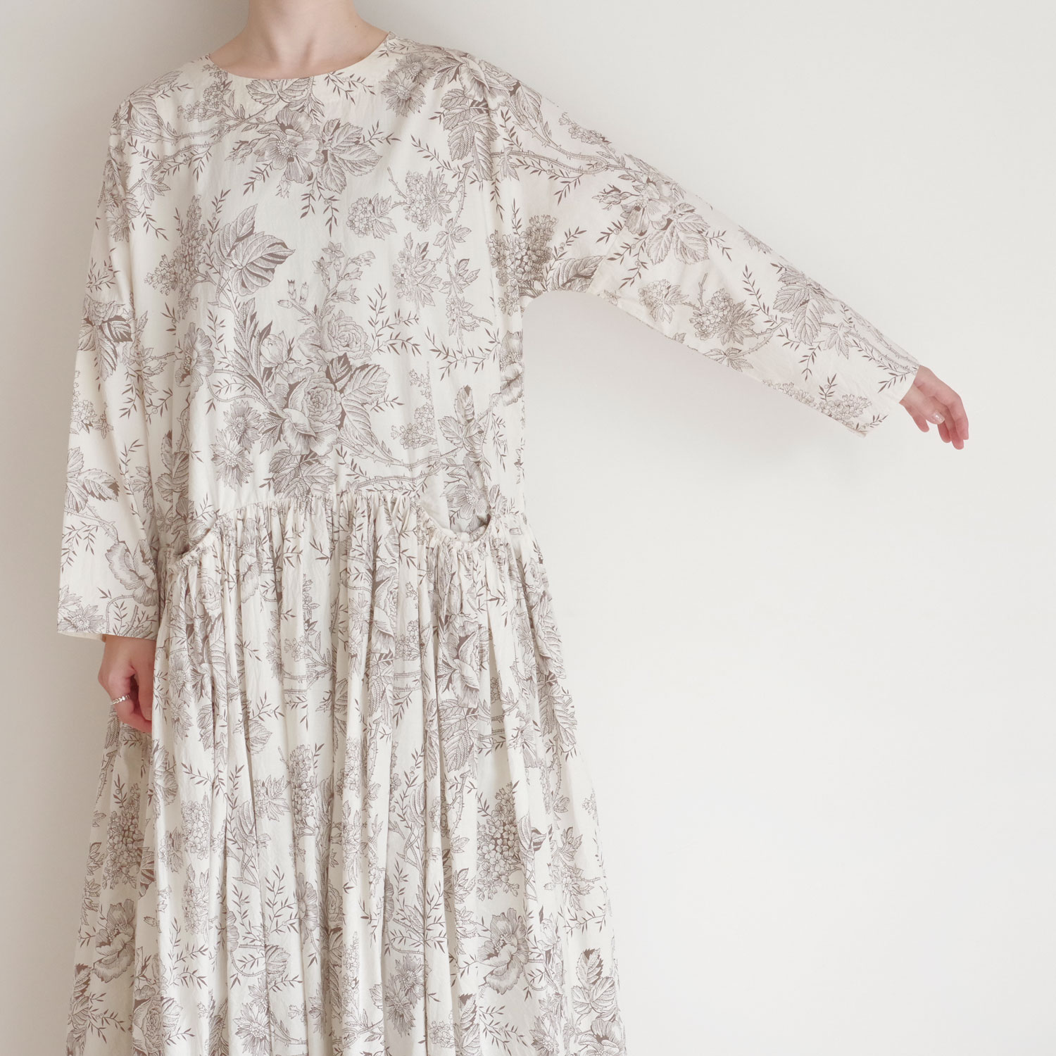 AODRESS �����ɥ쥹 : front pocket dress thin hold arm �ץ��ȥ��ԡ���