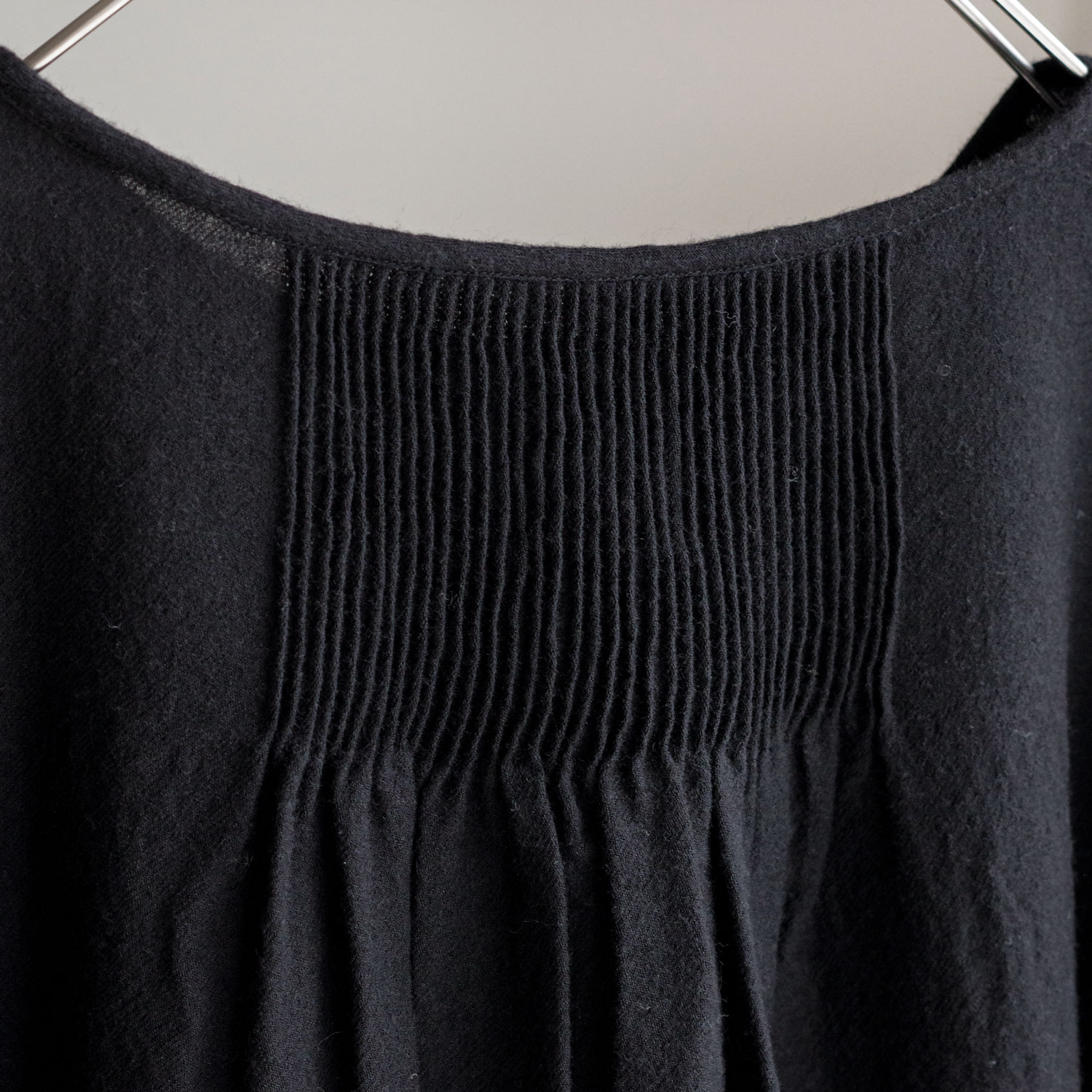 maison de soil ᥾ɥ : BOAT-NECK BACK PINTUCK SHIRT ܡȥͥå