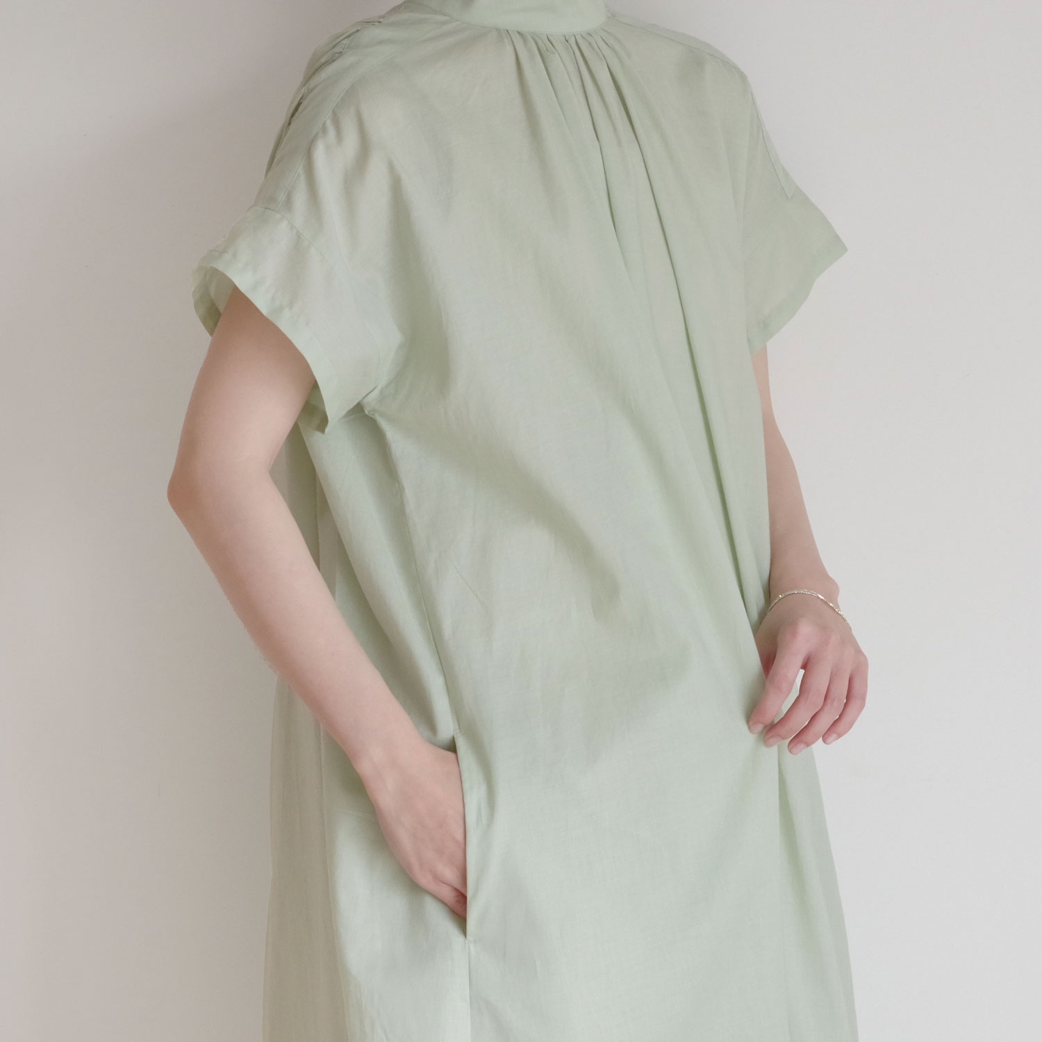 the last flower of the afternoon : �ż�η��� half sleeve back open dress ���ԡ���