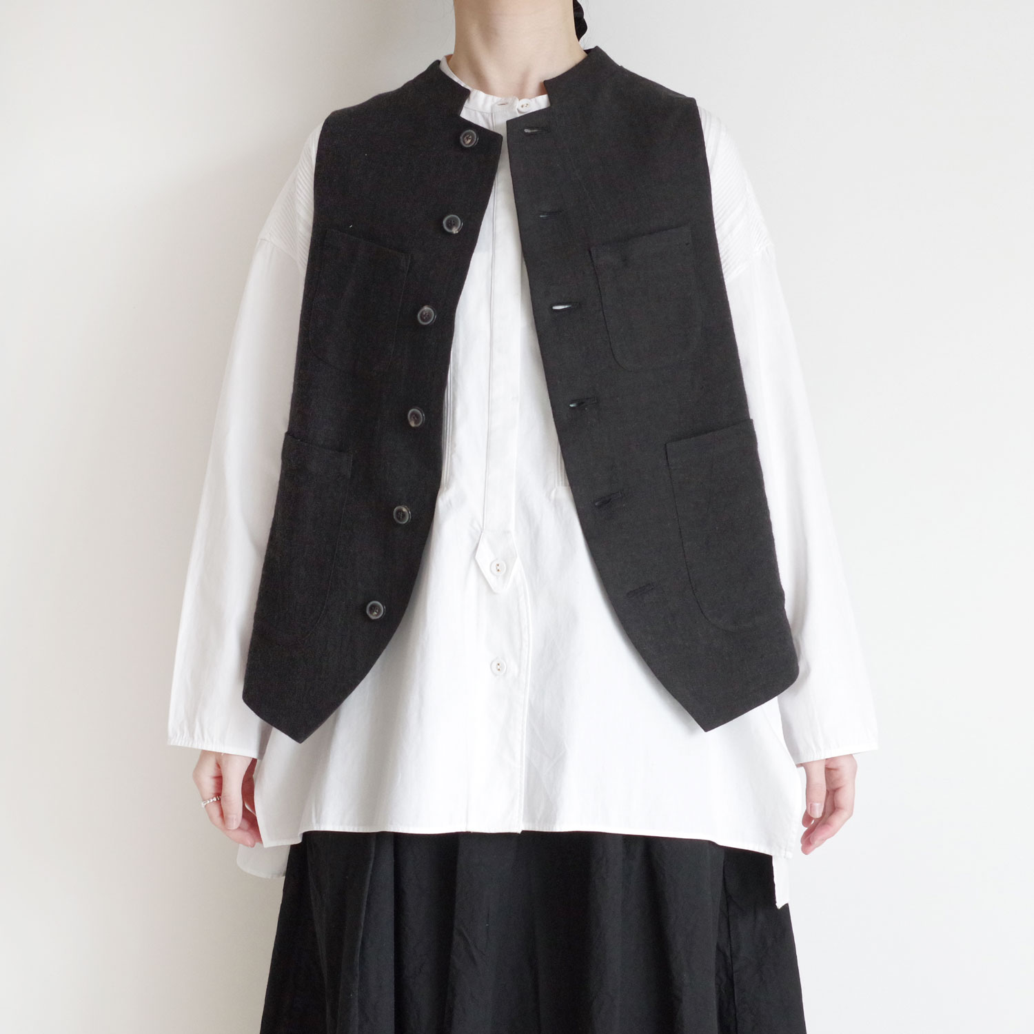 the last flower of the afternoon :  logger vest ٥