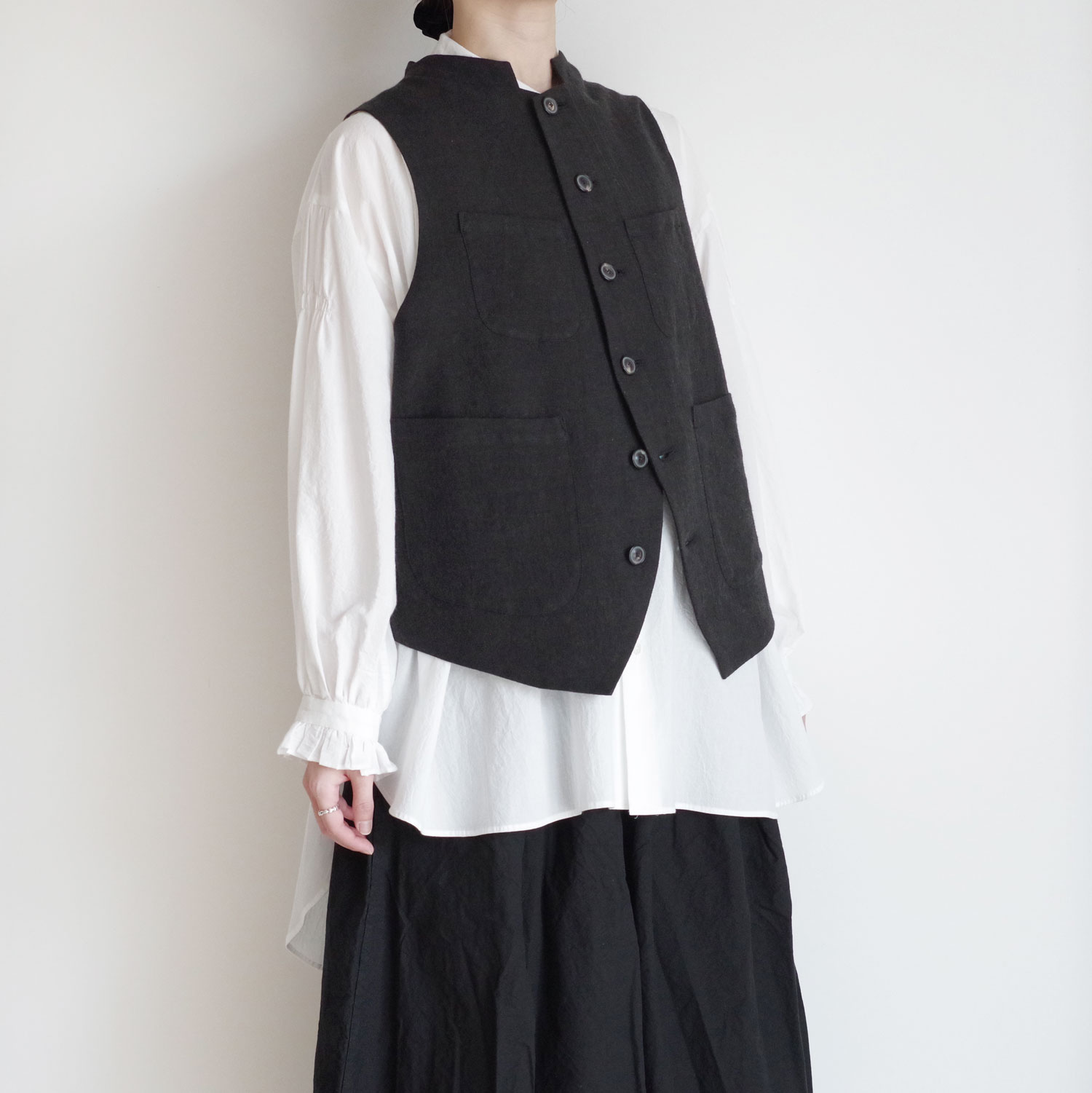 the last flower of the afternoon :  logger vest ٥