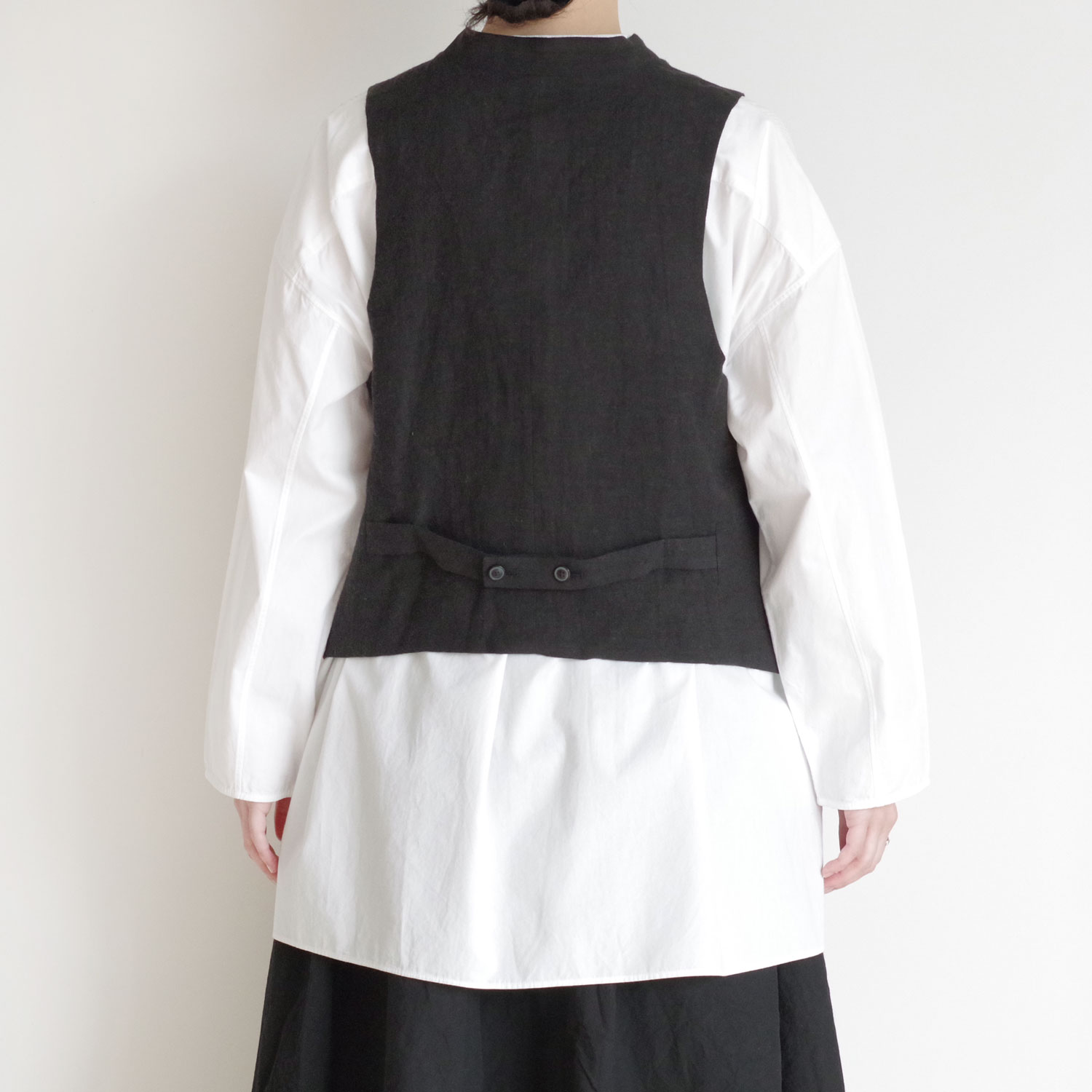 the last flower of the afternoon :  logger vest ٥