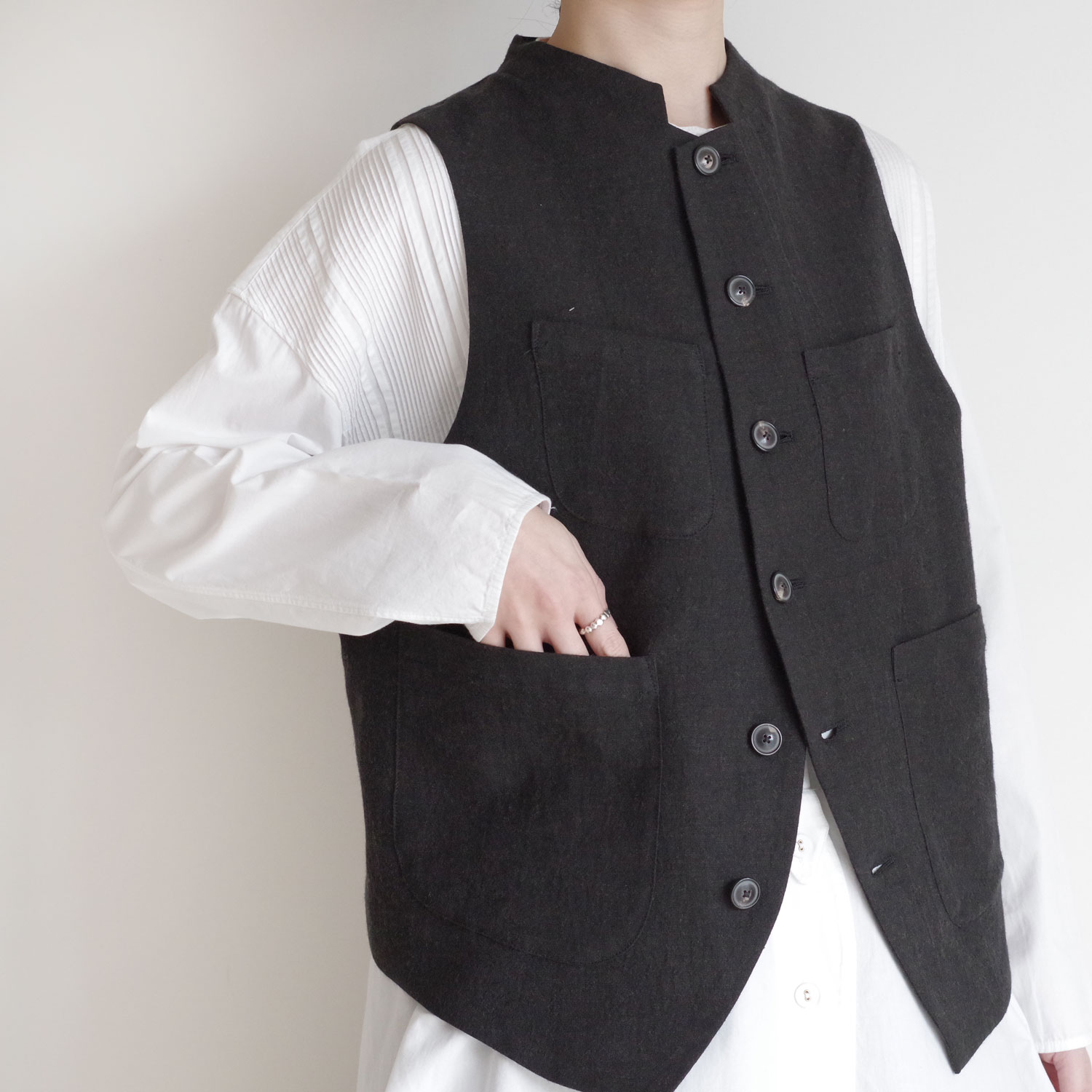 the last flower of the afternoon :  logger vest ٥