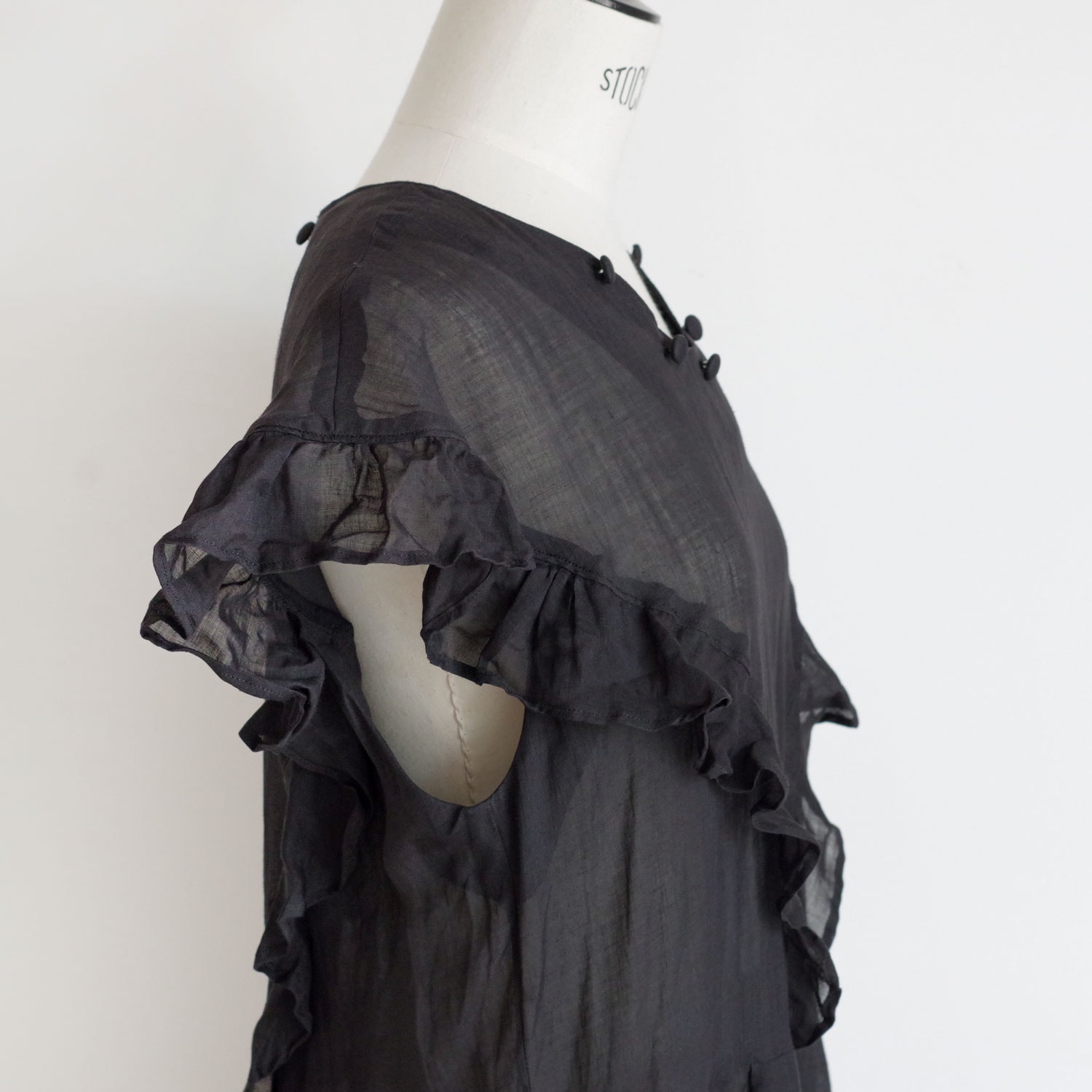 the last flower of the afternoon : Ʃ���ʵ�ƻ Sheer ruffled dress