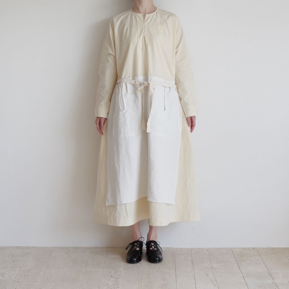 エコールドキュリオジテ ECOLE DE CURIOSITES : MARIA-TERESA  