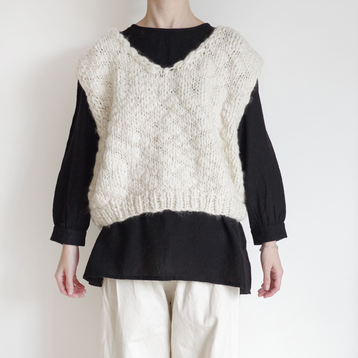 ound  : ACACIA ٥ (ivory)