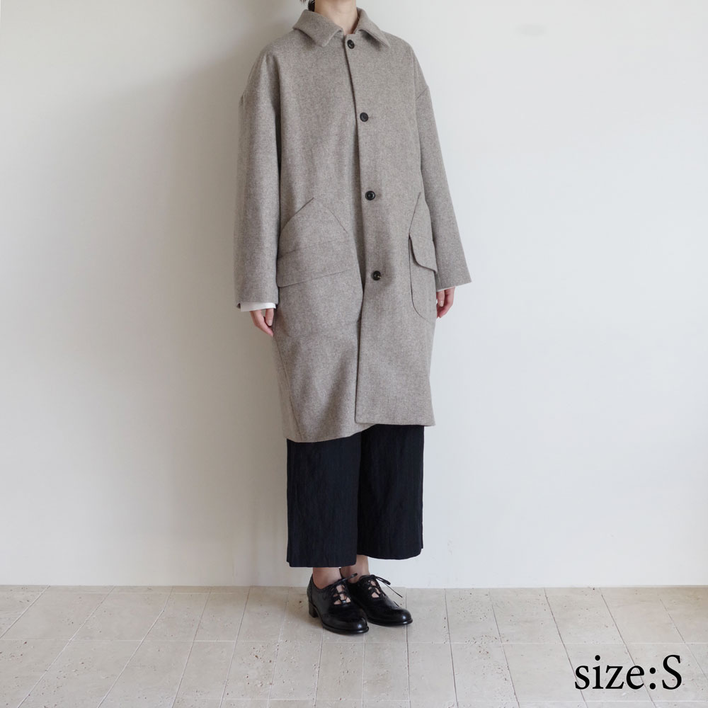 ��������ɥ���ꥪ���� ECOLE DE CURIOSITES : CLOVIS ���ȥ󥹥ƥ󥫥顼������(Light taupe)