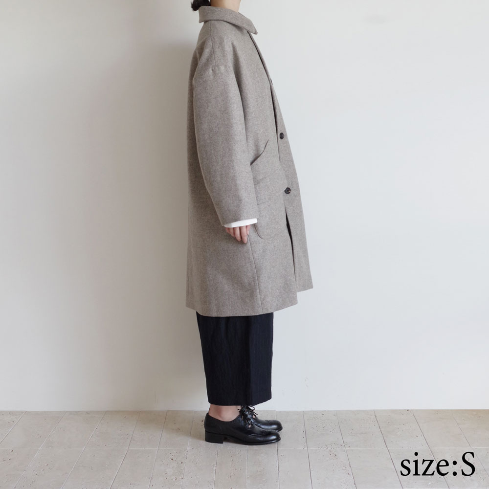 ��������ɥ���ꥪ���� ECOLE DE CURIOSITES : CLOVIS ���ȥ󥹥ƥ󥫥顼������(Light taupe)