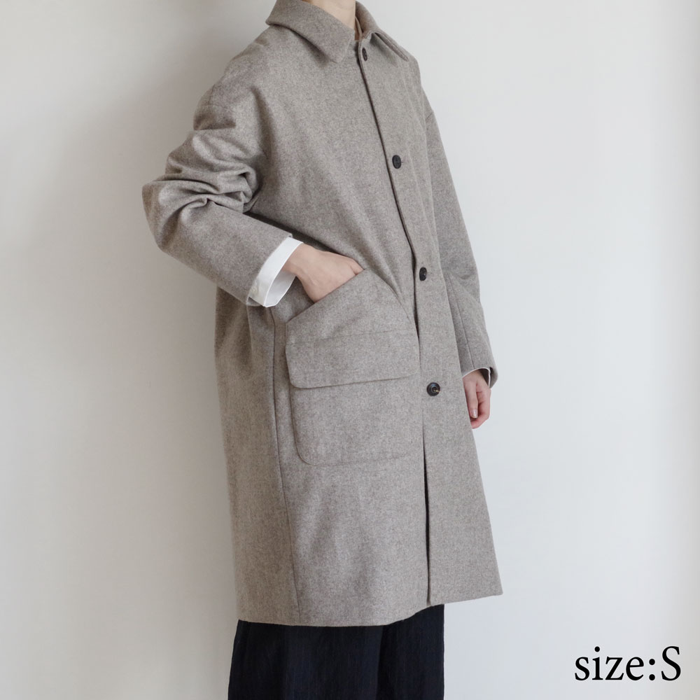 ��������ɥ���ꥪ���� ECOLE DE CURIOSITES : CLOVIS ���ȥ󥹥ƥ󥫥顼������(Light taupe)