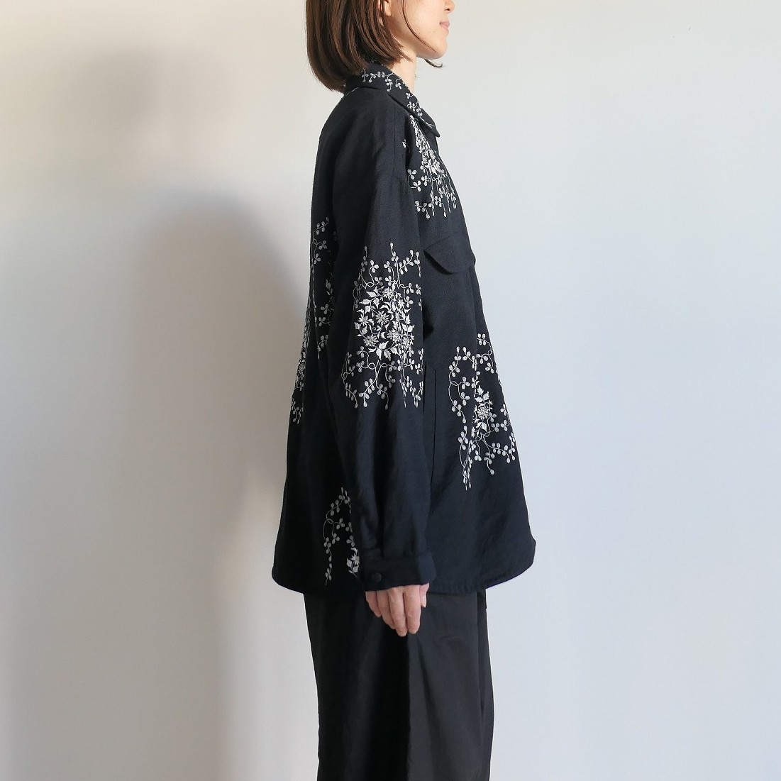 �����ɥ쥹 AODRESS����trip&things������ EMBLEMS EMB WORK JKT �ɽ��ե�åץݥ��åȥ�����㥱�å�