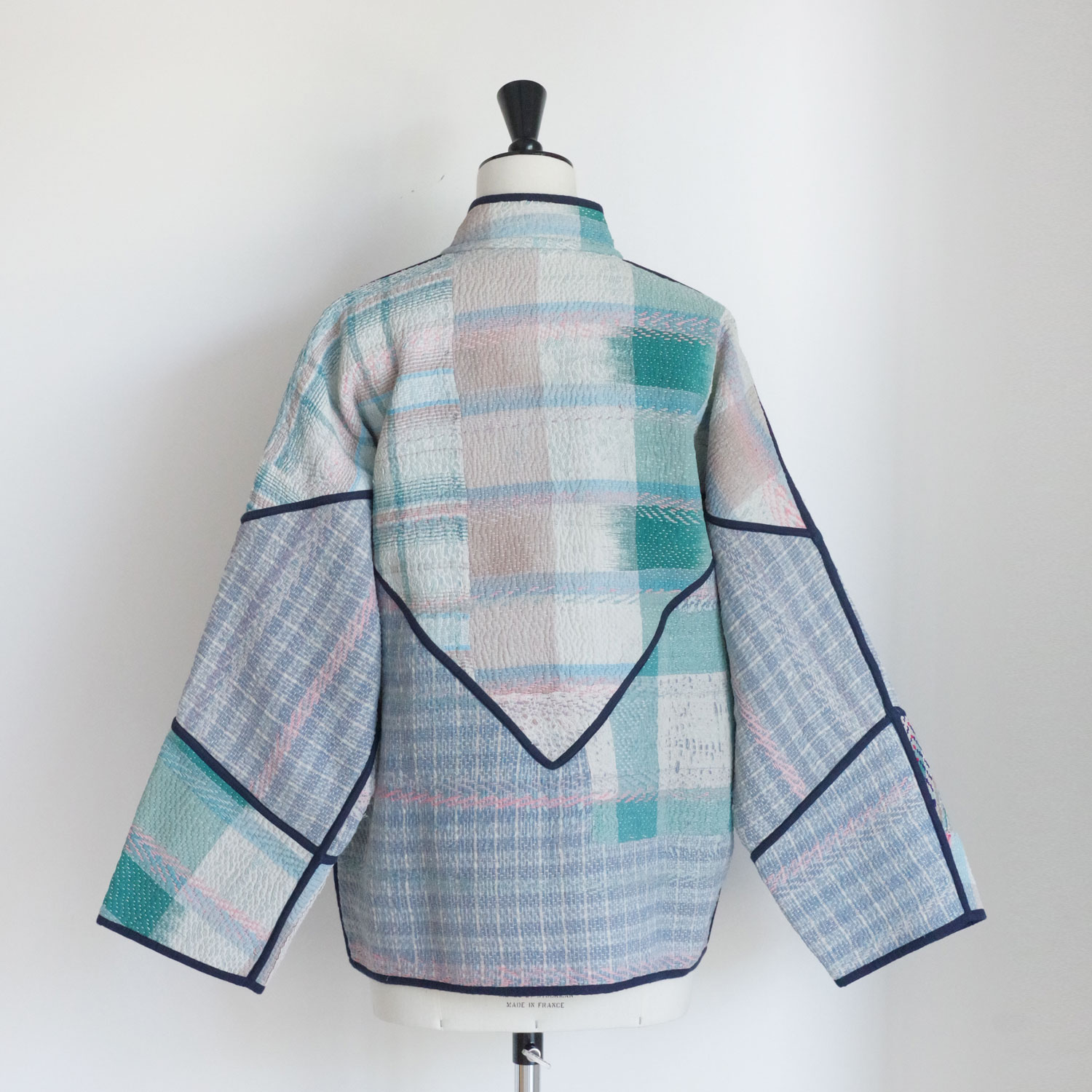 NAMAI �ʥޥ���THE LADHIYA QUILTED PATCHWORK KANTHA JACKET ��С����֥륫�󥿥���ȥ��㥱�å�