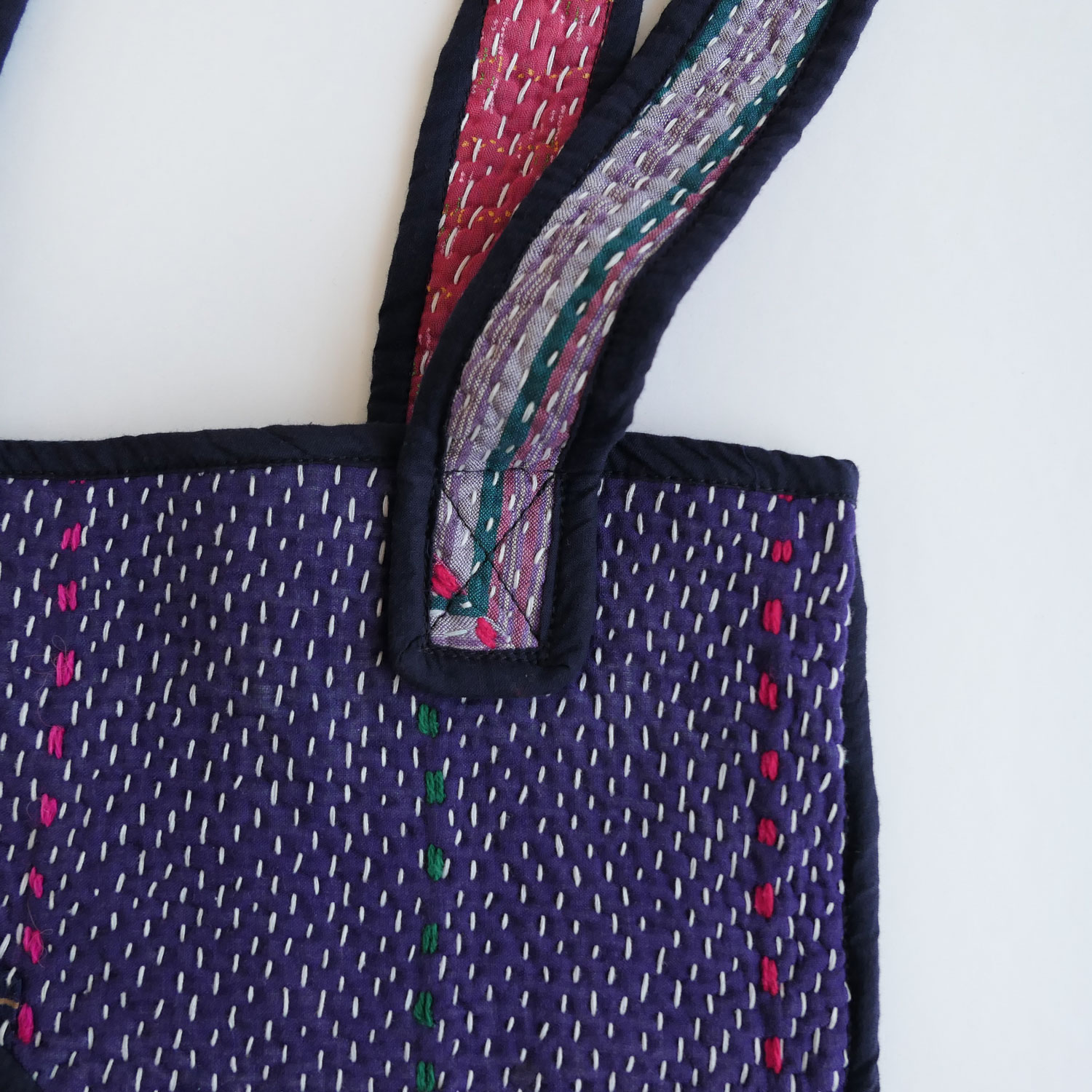 NAMAI �ʥޥ���THE TARUN QUILTED KANTHA BAG ���󥿥���ȥȡ��ȥХå�(C)