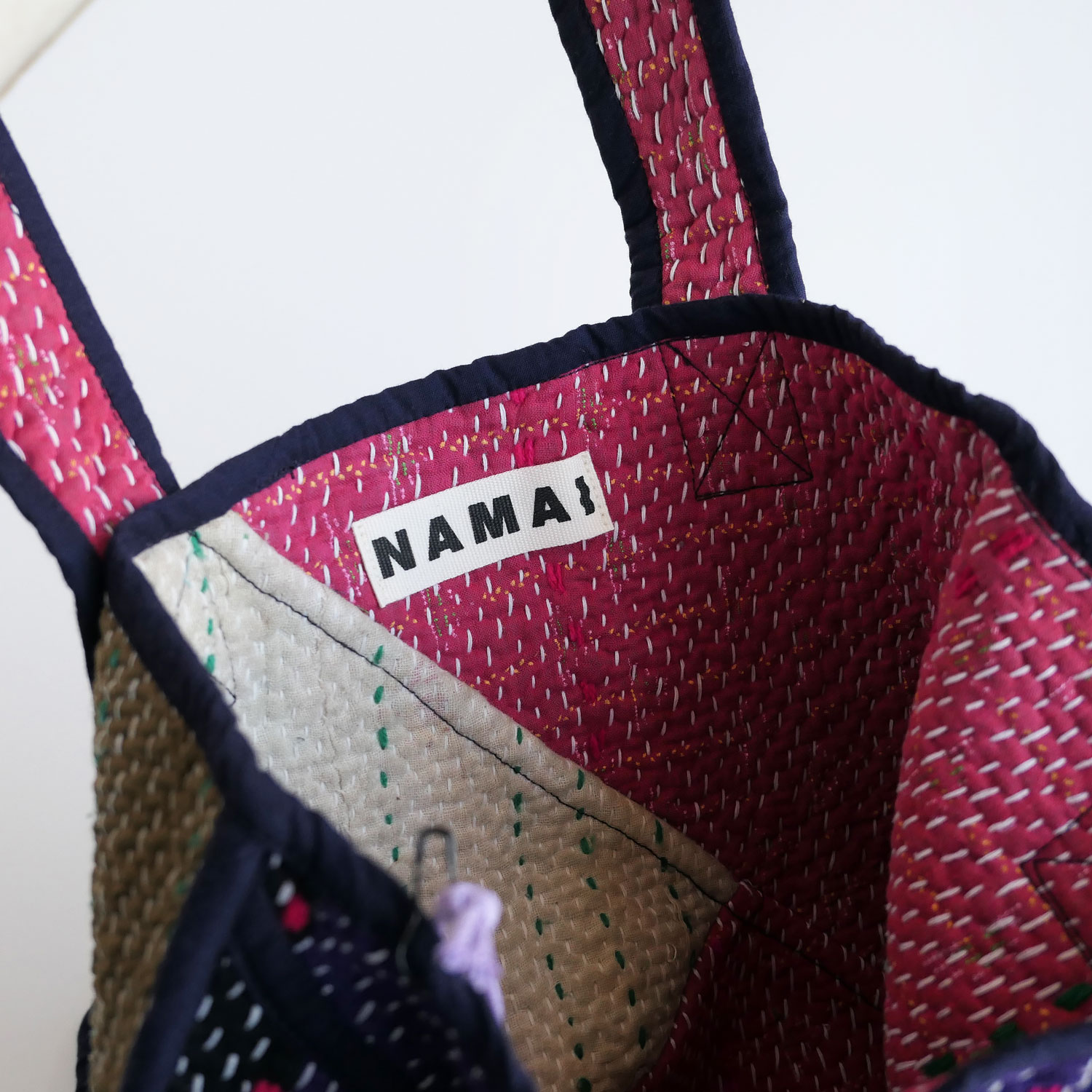 NAMAI �ʥޥ���THE TARUN QUILTED KANTHA BAG ���󥿥���ȥȡ��ȥХå�(C)
