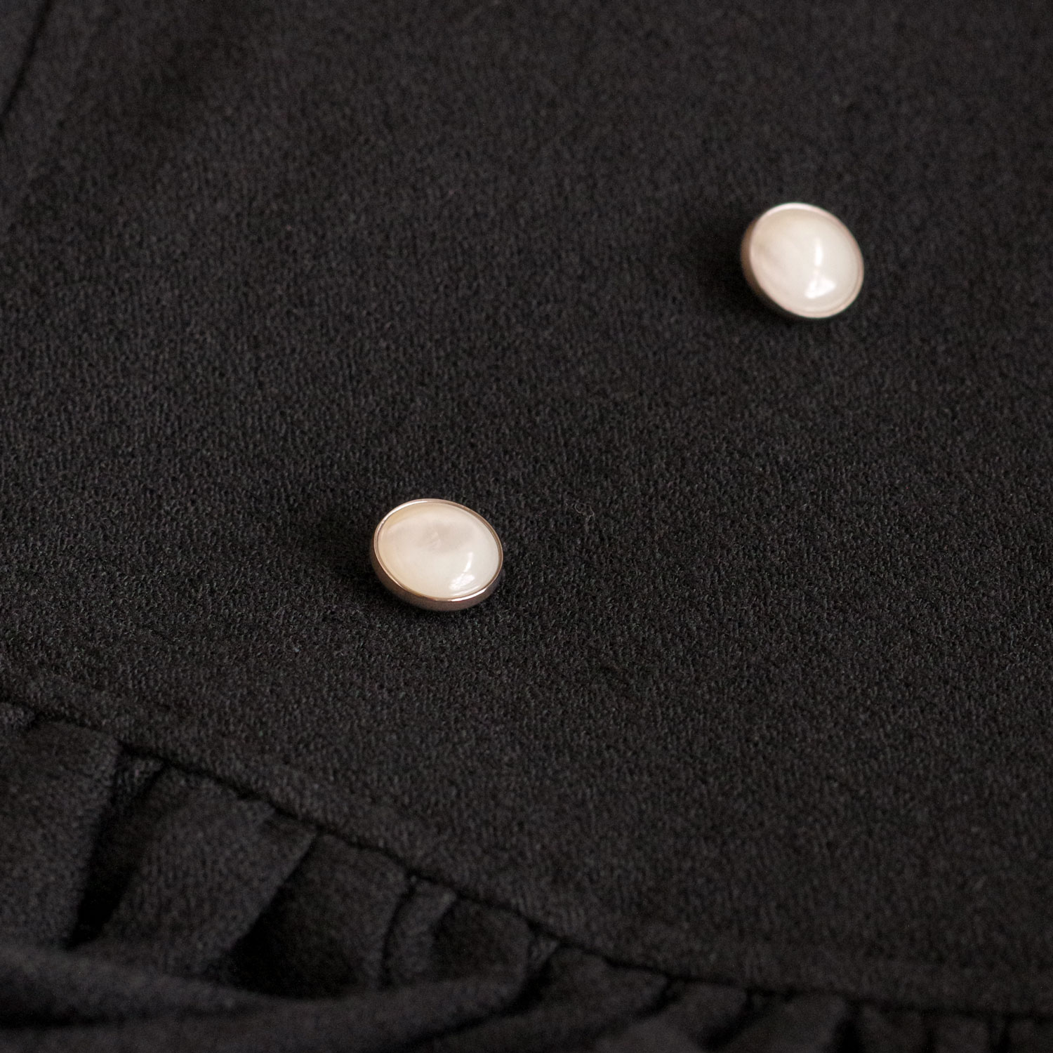 the last flower of the afternoon : ����� Funnel neck blouse �֥饦��